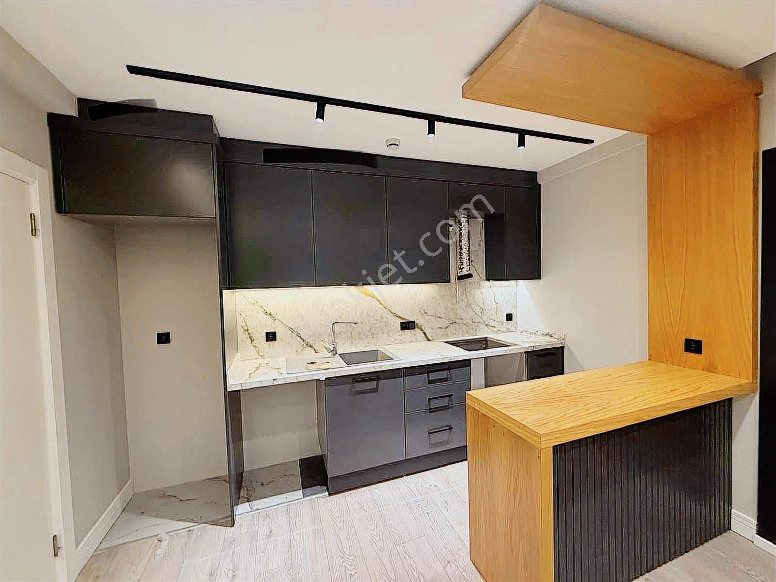 Kuşadası Davutlar 2+1 Havuzlu Satılık Lüks Daire