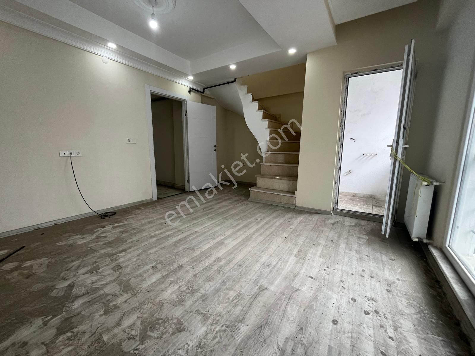 Loft'tan Gültepe Mah 4+1 140m2 Satılık Dublex Daire