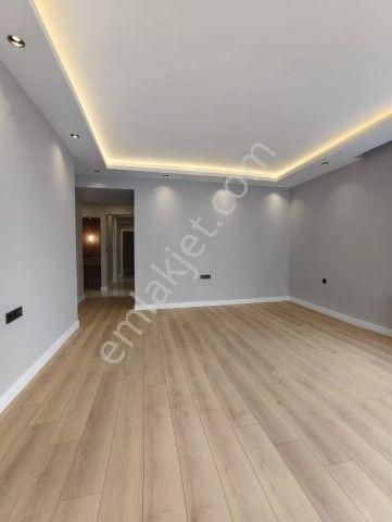 Karşıyaka Girne Bulvarında Full Tadilatlı 3+1 Satılık Daire - Görsel 11