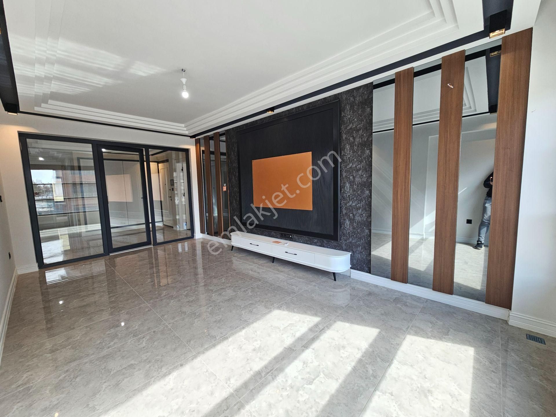 Meram Alavardı Mahallesinde Lüx 5+1 Site İçerisinde Kapalı Otoparklı Satılık Sıfır Daireler - Görsel 20