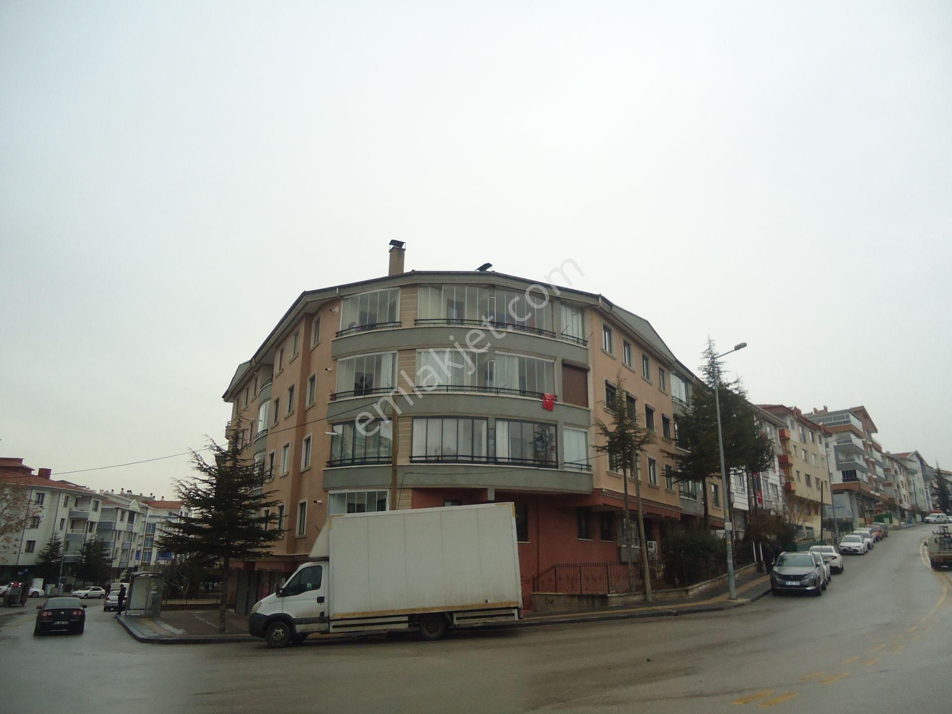 Krc'den Askeriye Yakın Merkezi Konumda Eşyalı Kiralık 2+1 Daire - Görsel 21