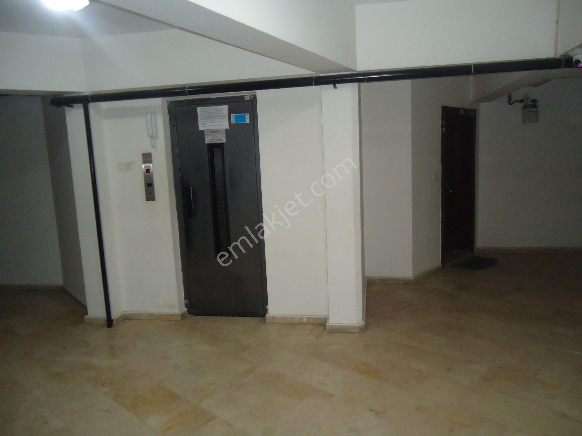 Krc'den Askeriye Yakın Merkezi Konumda Eşyalı Kiralık 2+1 Daire - Görsel 3