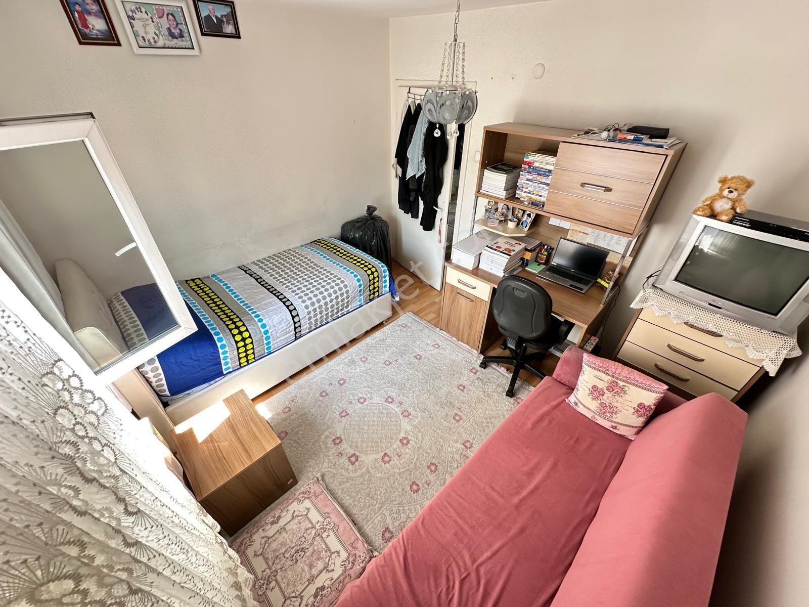 Kc Emlaktan Bosna Cd Üzeri Salon Bağımsız Ara Katmuazzam Lokasyonda 3+1 Daire - Görsel 15