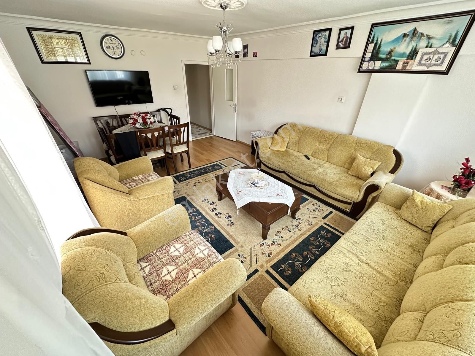 Kc Emlaktan Bosna Cd Üzeri Salon Bağımsız Ara Katmuazzam Lokasyonda 3+1 Daire - Görsel 8