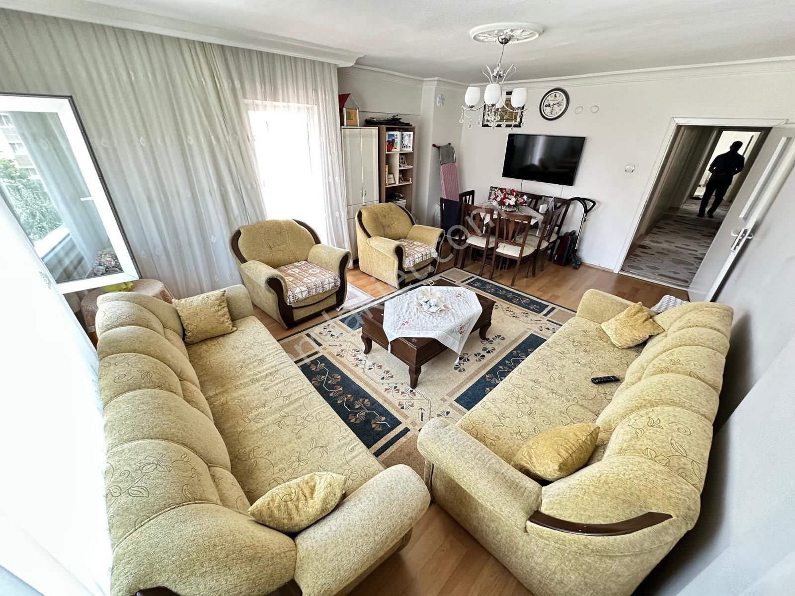 Kc Emlaktan Bosna Cd Üzeri Salon Bağımsız Ara Katmuazzam Lokasyonda 3+1 Daire - Görsel 13