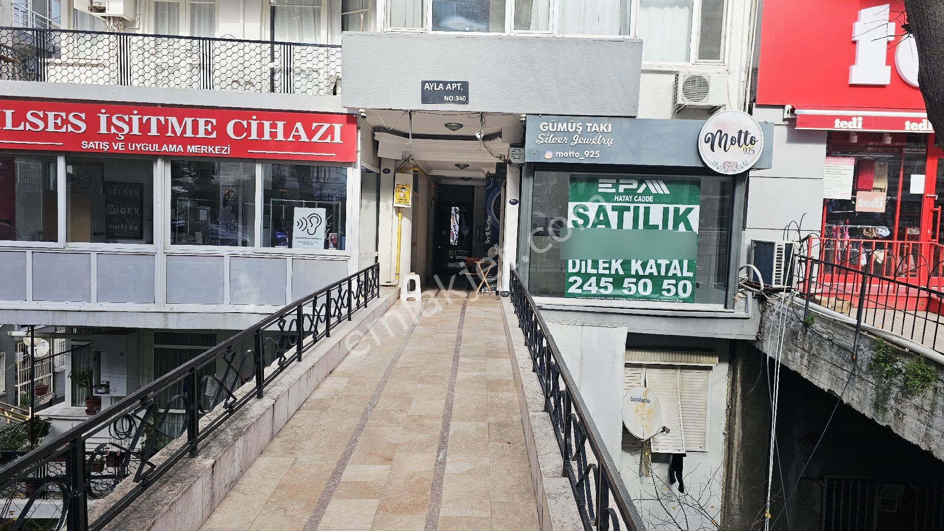İzmir Hatay Metro Çıkışında Starbucks Karşısında Satılık Dükkan - Görsel 15