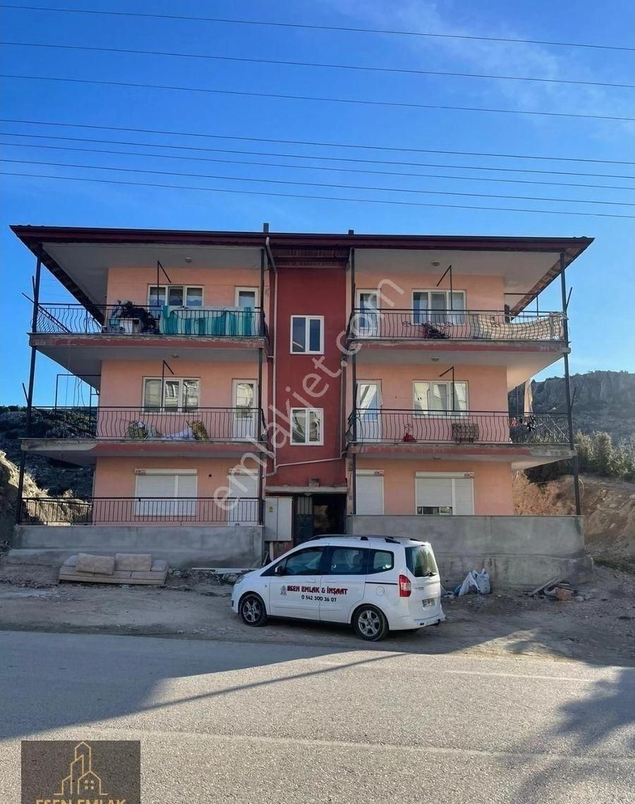 Antalya Elmalı İlçesinde Hastane Ve Otogar Yakınında 3+1 Sobalı Daire Kiralıktır