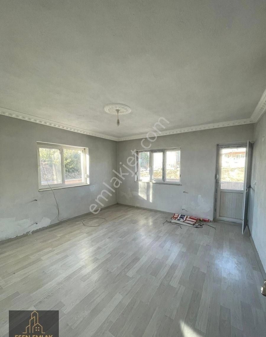 Antalya Elmalı İlçesinde Hastane Ve Otogar Yakınında 3+1 Sobalı Daire Kiralıktır - Görsel 3