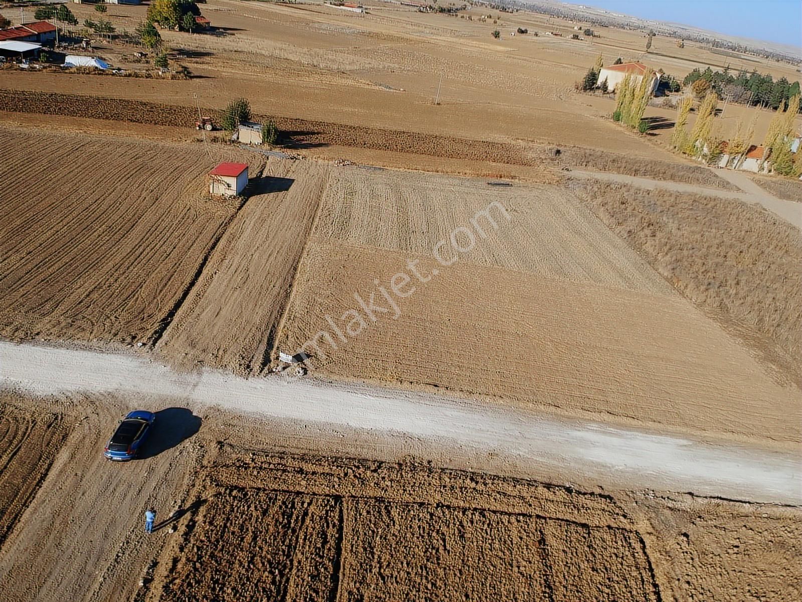 İlbey // Şuhut İstiklal Mah. Atatürk Okulu Kar. 481 M² Köşe Arsa - Görsel 4