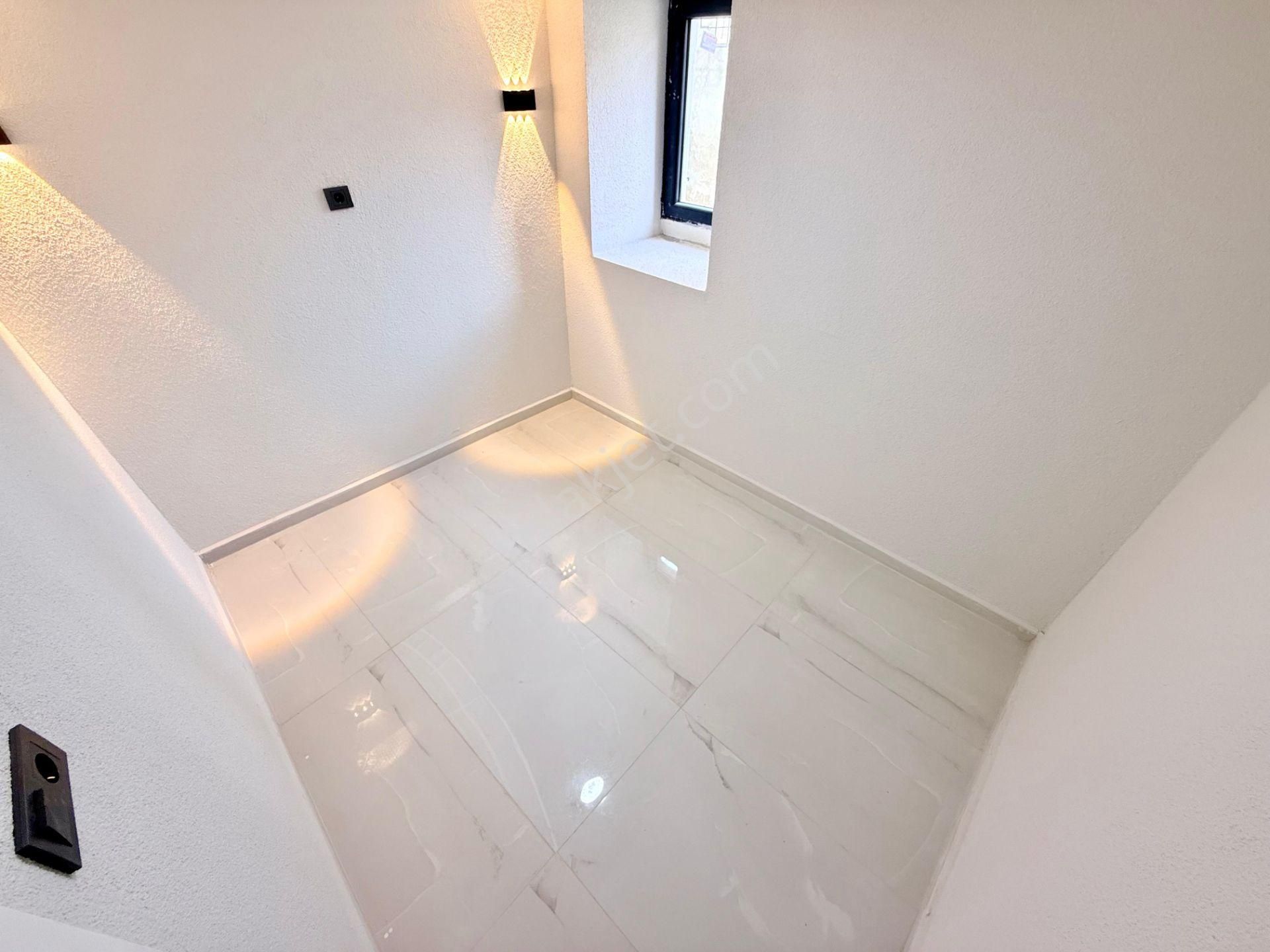 ▶ ▶ Akçay Körfez'den Kızılkeçilide Bahçeli Ön Cephe Müstakil Köy Evi - Görsel 30