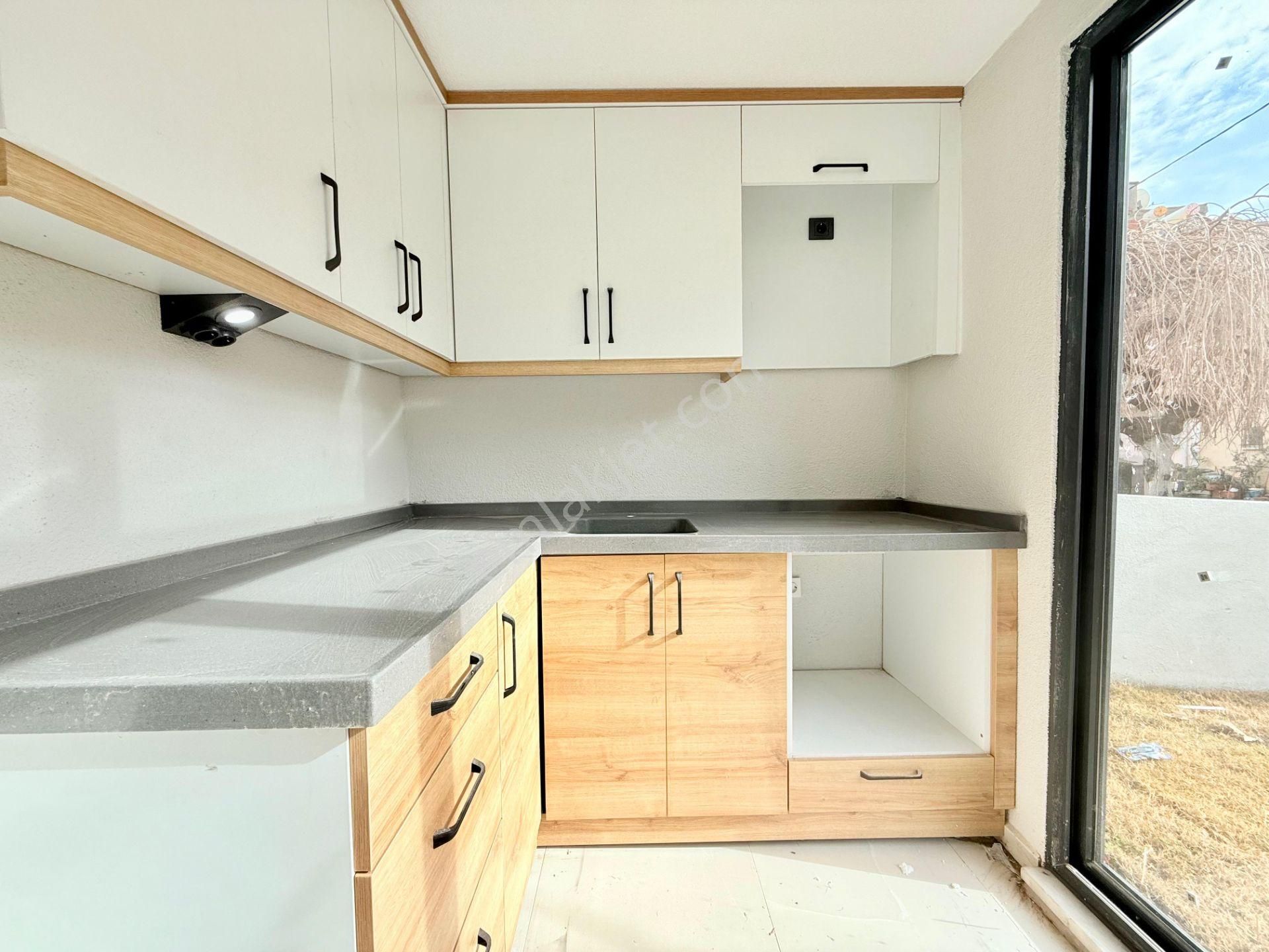 ▶ ▶ Akçay Körfez'den Kızılkeçilide Bahçeli Ön Cephe Müstakil Köy Evi - Görsel 7