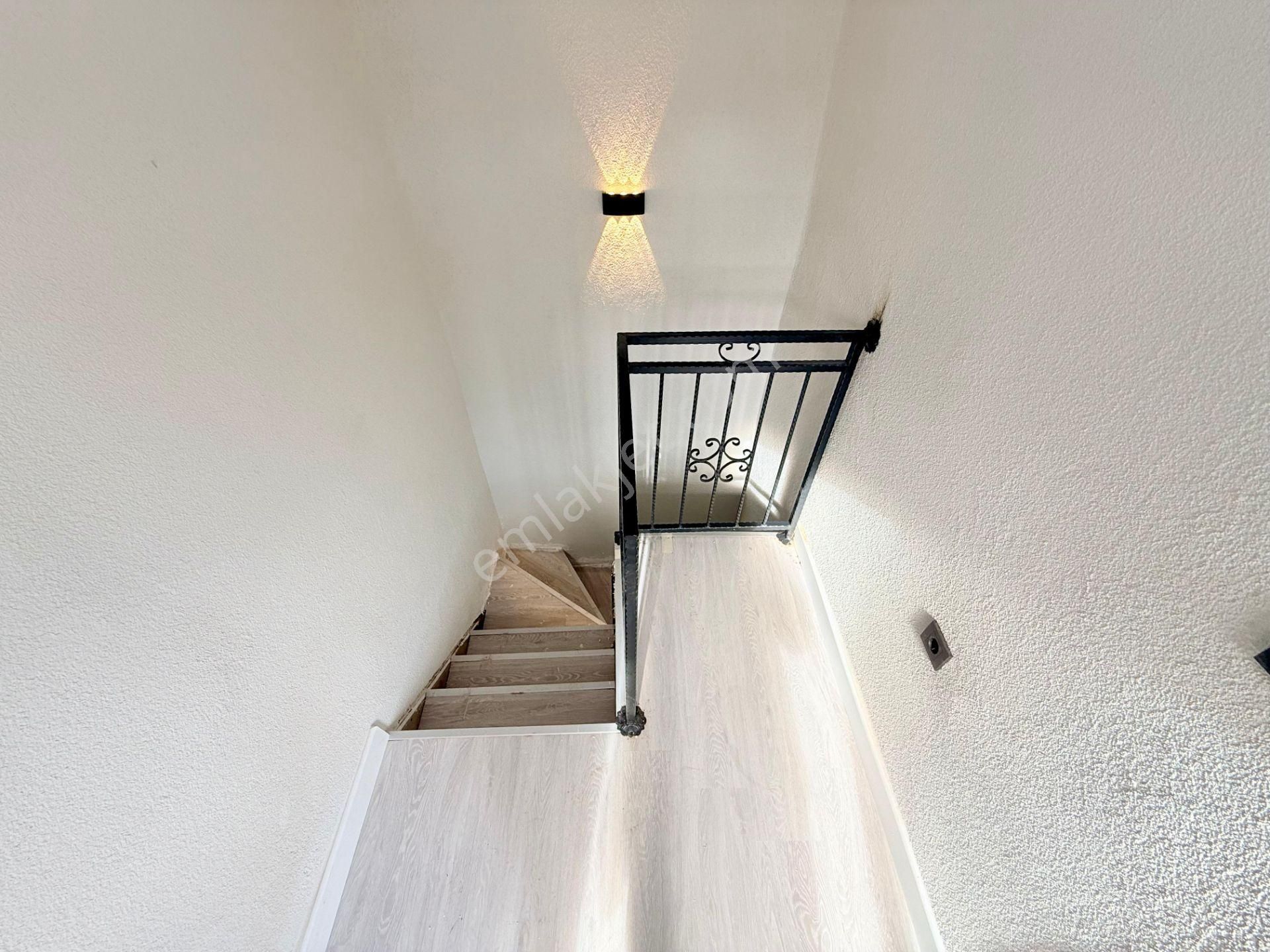 ▶ ▶ Akçay Körfez'den Kızılkeçilide Bahçeli Ön Cephe Müstakil Köy Evi - Görsel 29