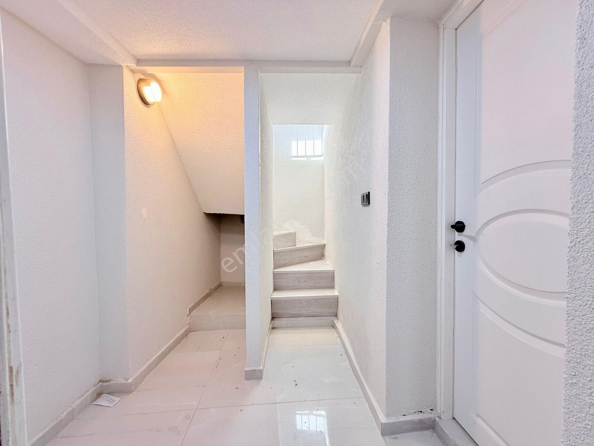 ▶ ▶ Akçay Körfez'den Kızılkeçilide Bahçeli Ön Cephe Müstakil Köy Evi - Görsel 4