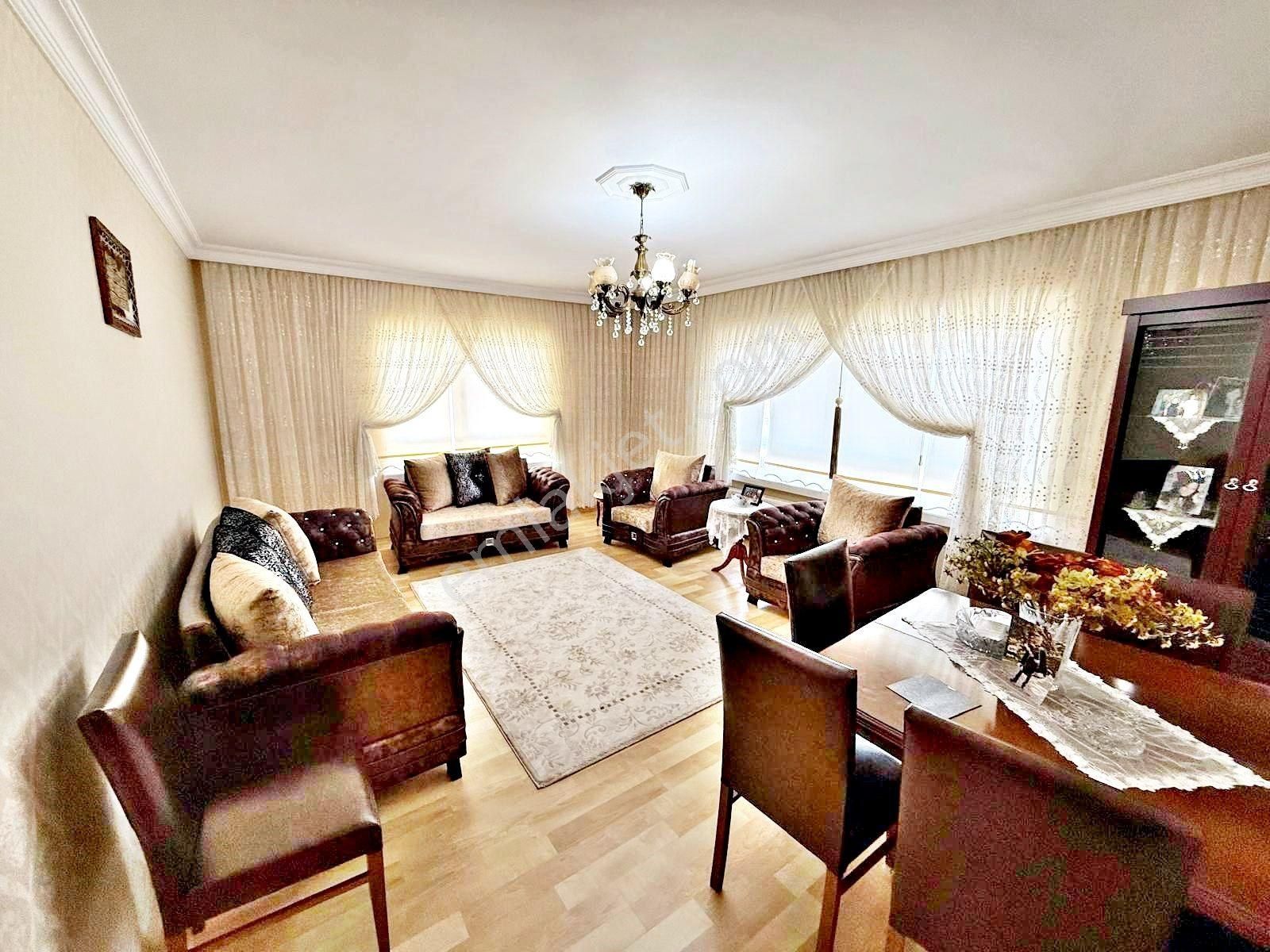 Gold Emlak'tan Pamuklar'da Yapılı Çift Asansörlü Ebeveyn Banyolu 3+1 Satılık Daire - Görsel 2