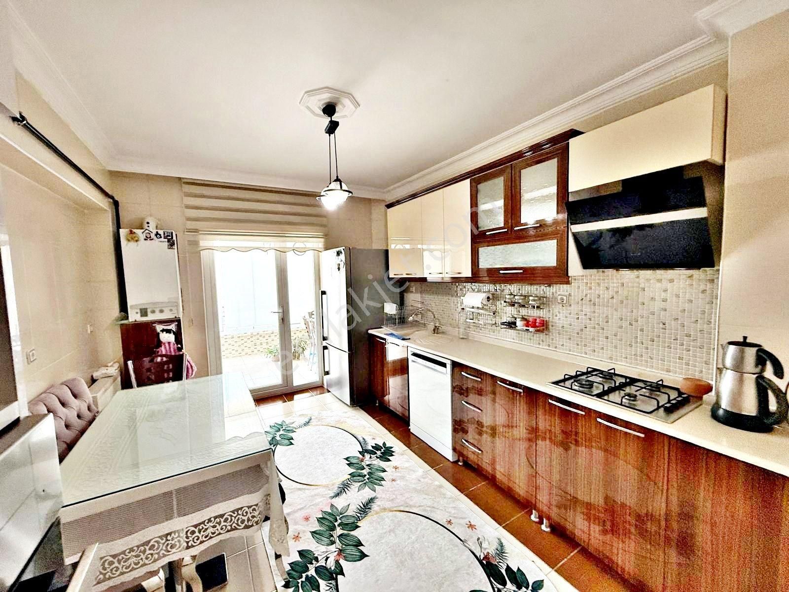 Gold Emlak'tan Pamuklar'da Yapılı Çift Asansörlü Ebeveyn Banyolu 3+1 Satılık Daire