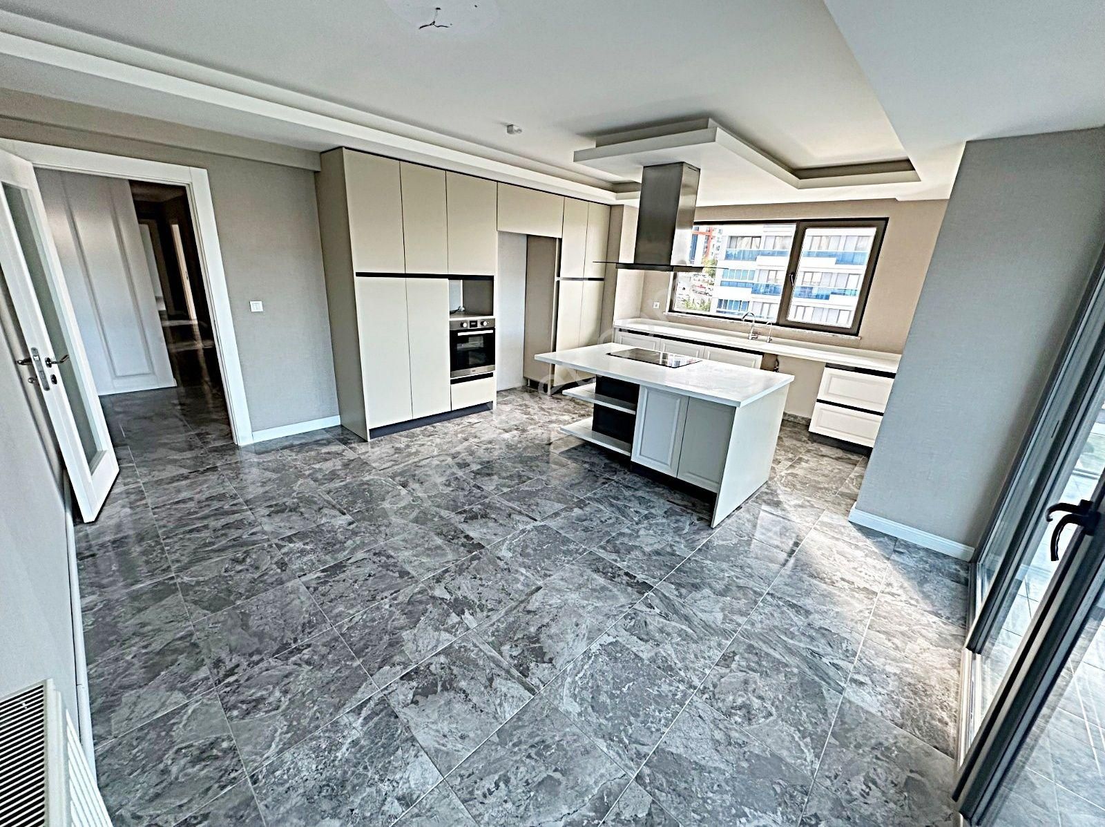 Ovacık Bölgesinde Yozgat Bulv-kartaltepe Yakını Sıfır Geniş 4+1