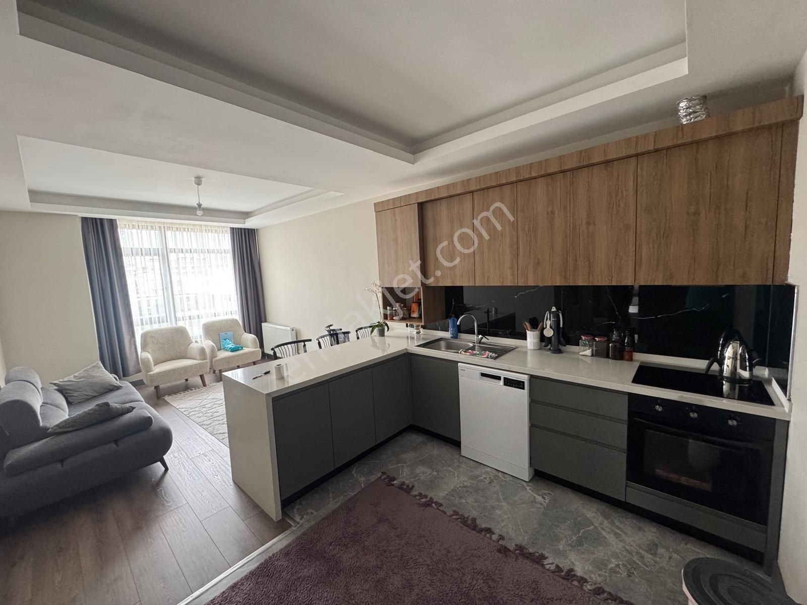 Çankaya Alacaatlı Mah. Bulvar Cephe Lüx Yapılı 3+1 Satılık Daire