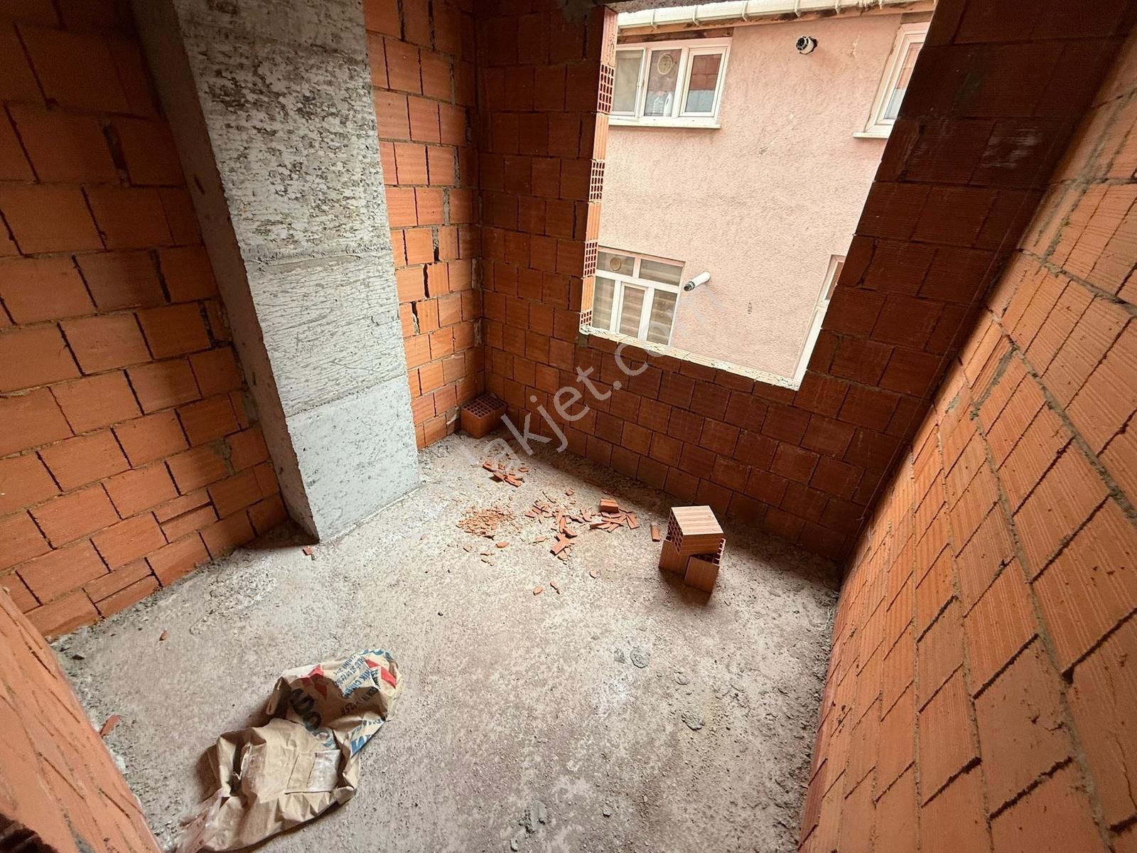 Home'dan Merkez Caminin Dibin'de 3+1 120m² Satılık Ara Kat Daire - Görsel 24