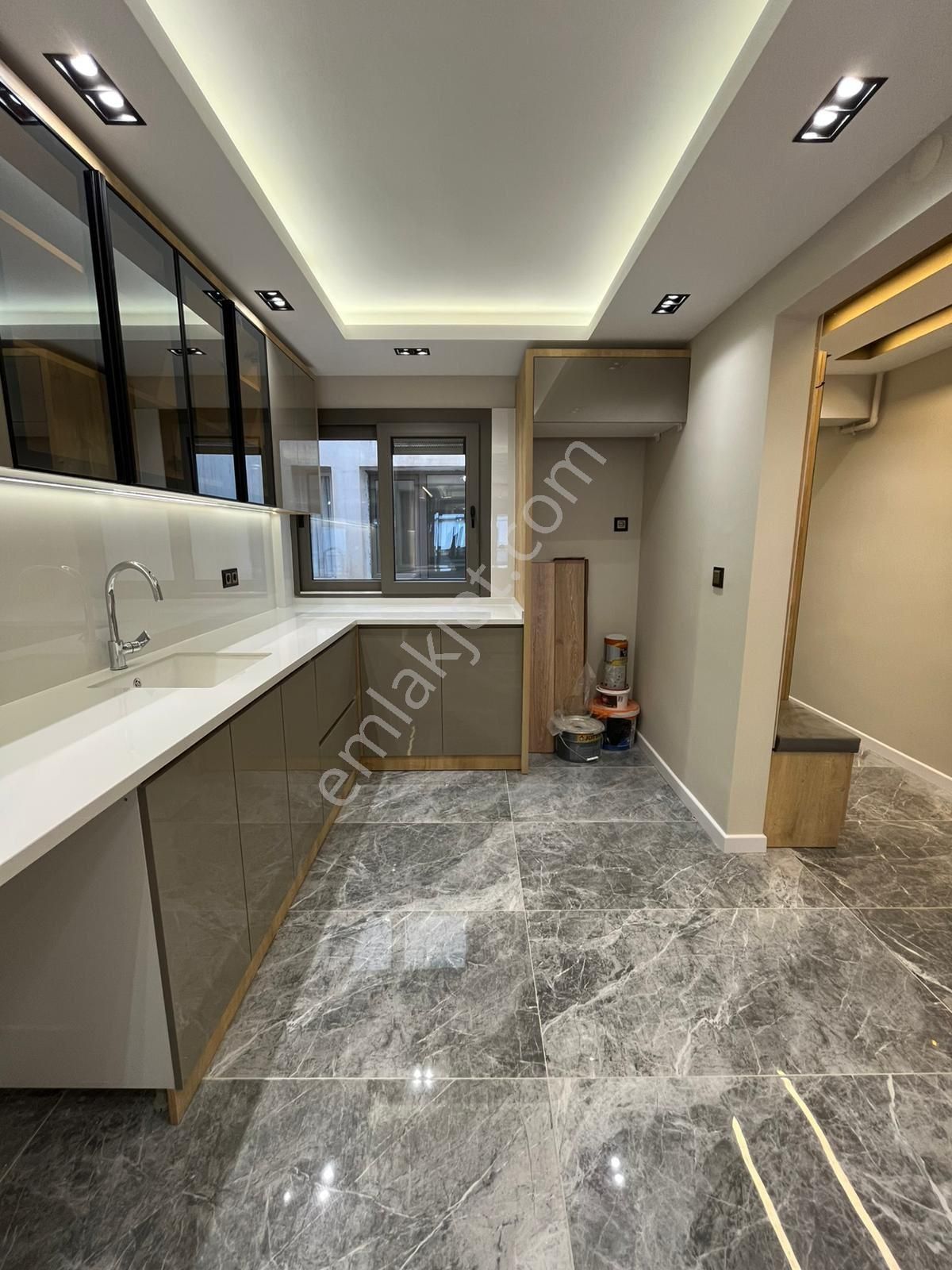 Asilden Göztepe Metro Yakını Full Tadilatlı 3+1 Satılık Daire - Görsel 6