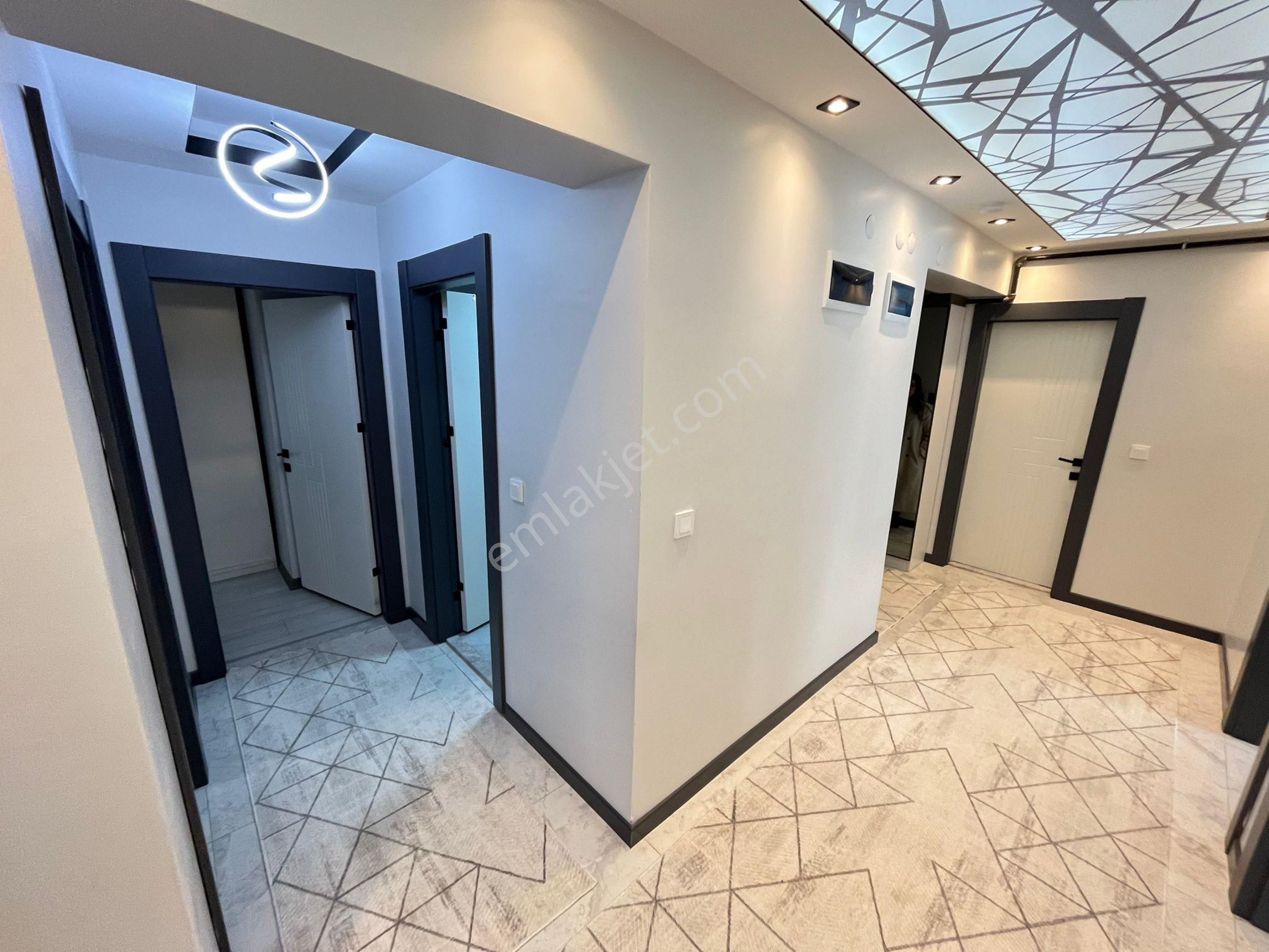 Bağlum Karakaya'da Cadde Üzeri 3.kat Konumunda Satılık Masrafsız Full Yapılı Satılık Daire - Görsel 12