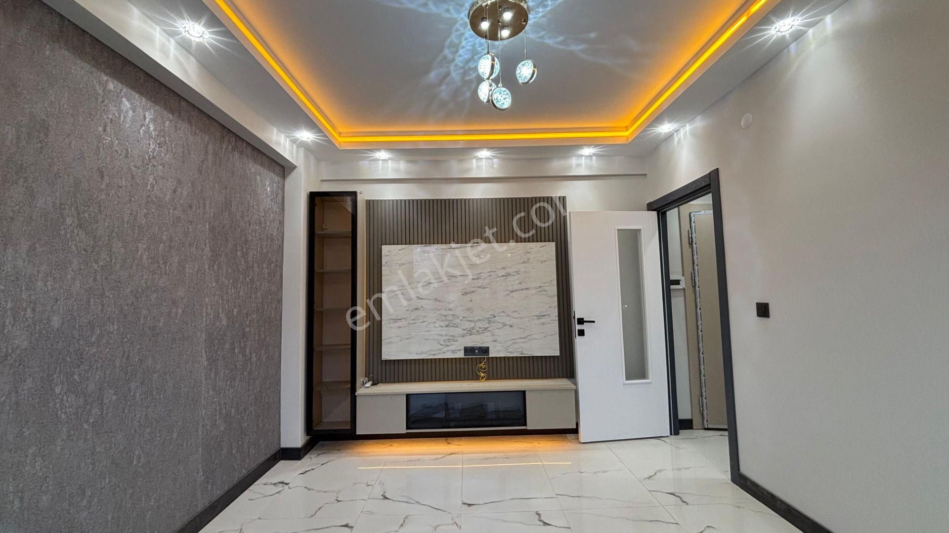 Recep Ümit'ten Çamlıca Mah Tombakzade Yakını 2+0 Nü