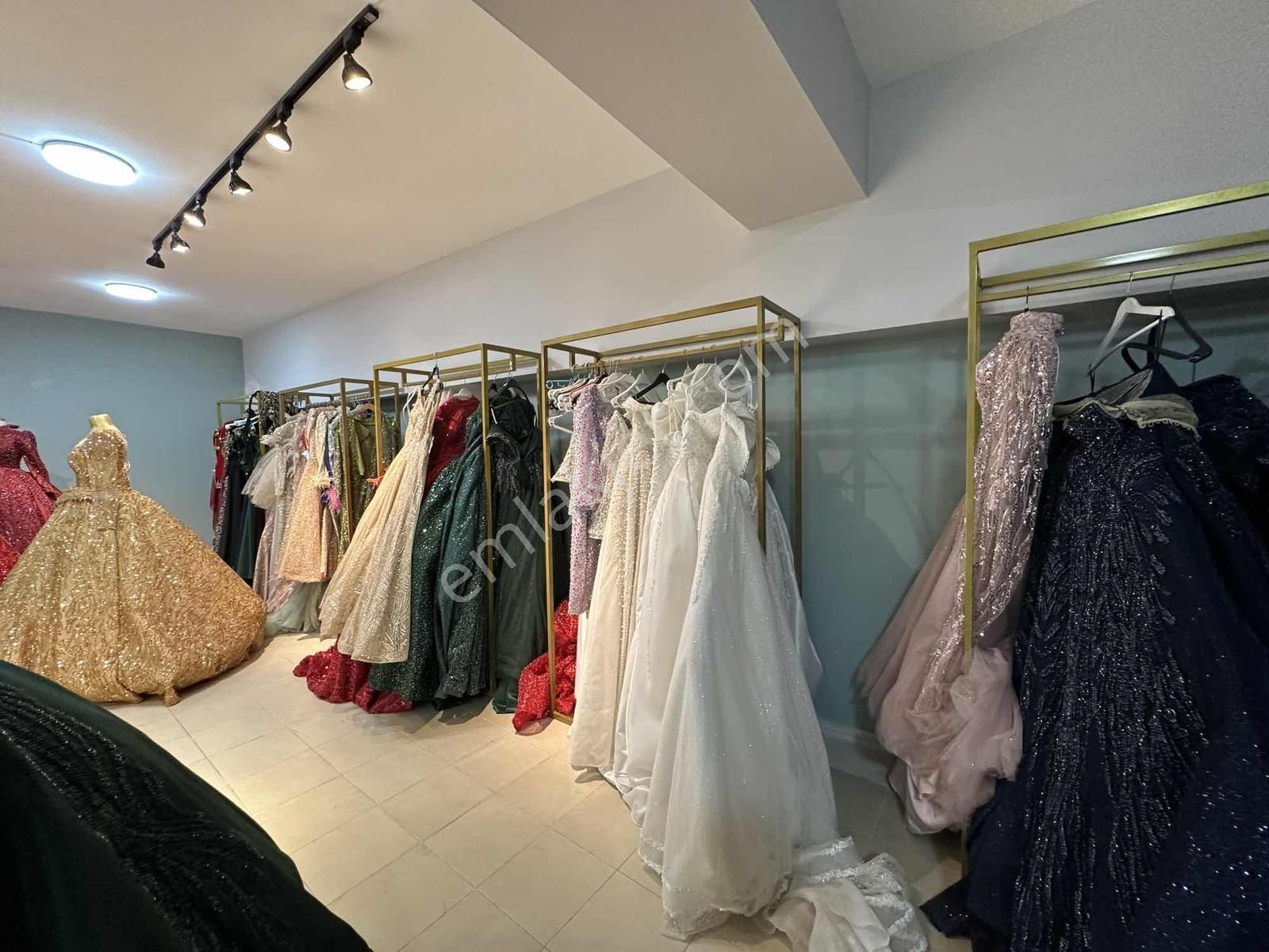 Güler'den Acill Devren Kiralık 3 Katlı Kuaför - Görsel 20