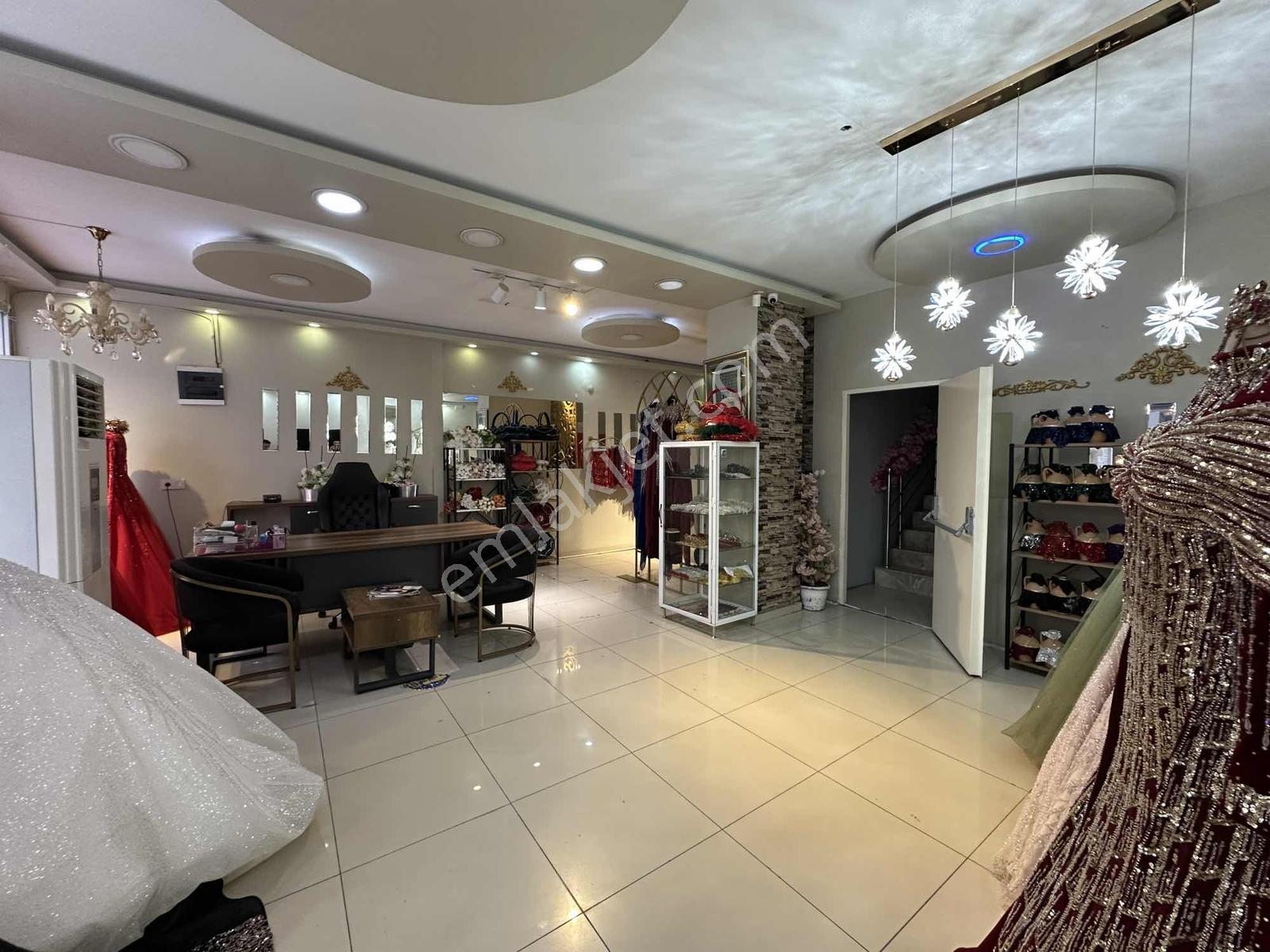 Güler'den Acill Devren Kiralık 3 Katlı Kuaför - Görsel 17