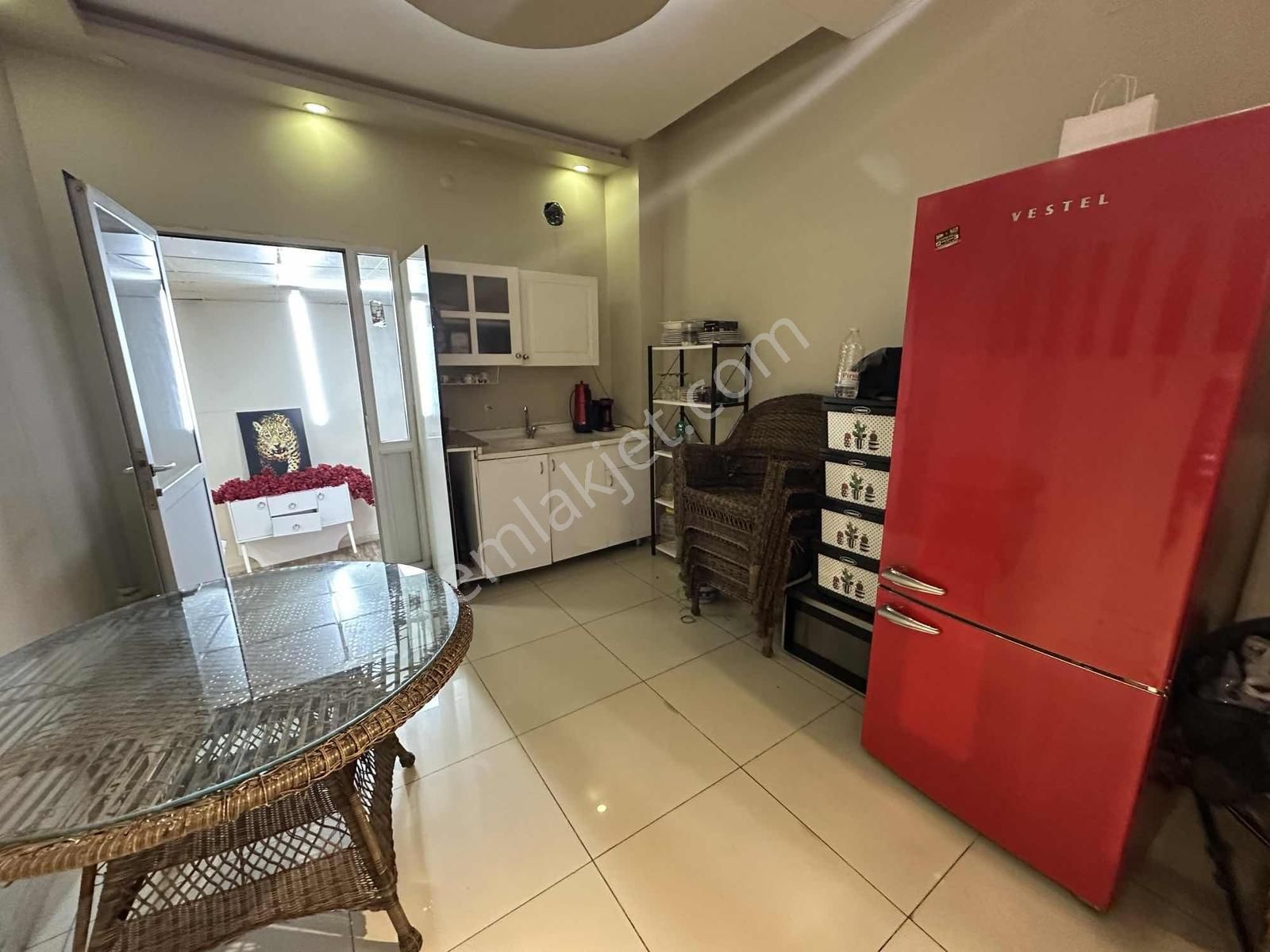 Güler'den Acill Devren Kiralık 3 Katlı Kuaför - Görsel 12