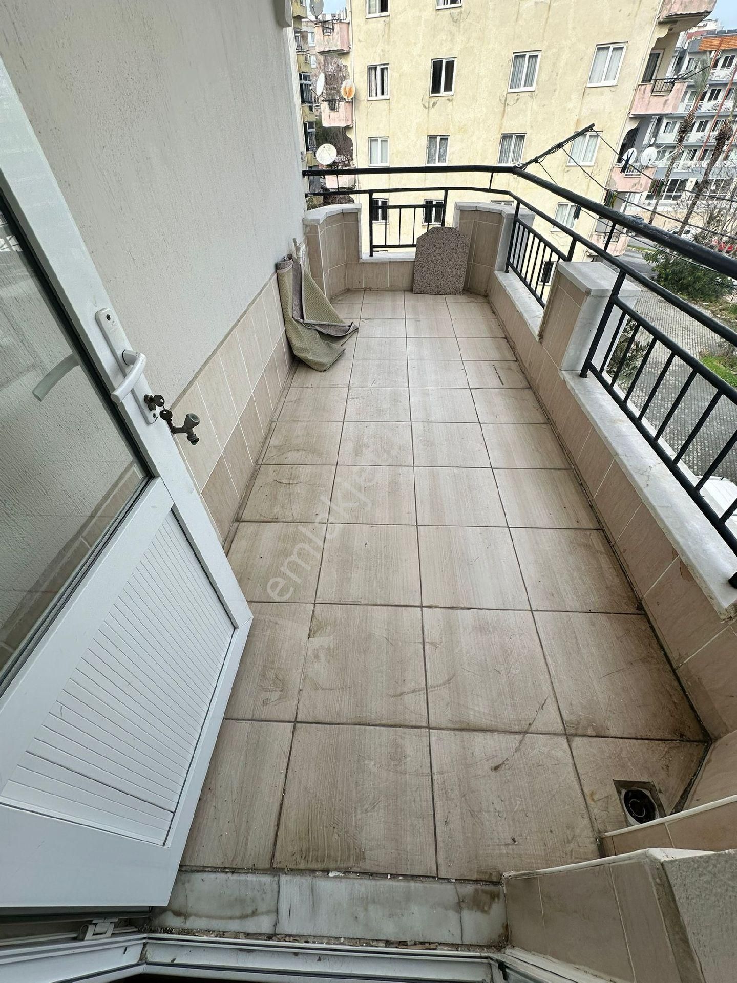 Kuşadası Merkezde Arakat 3+1 Fırsat Satılık Daire - Görsel 12