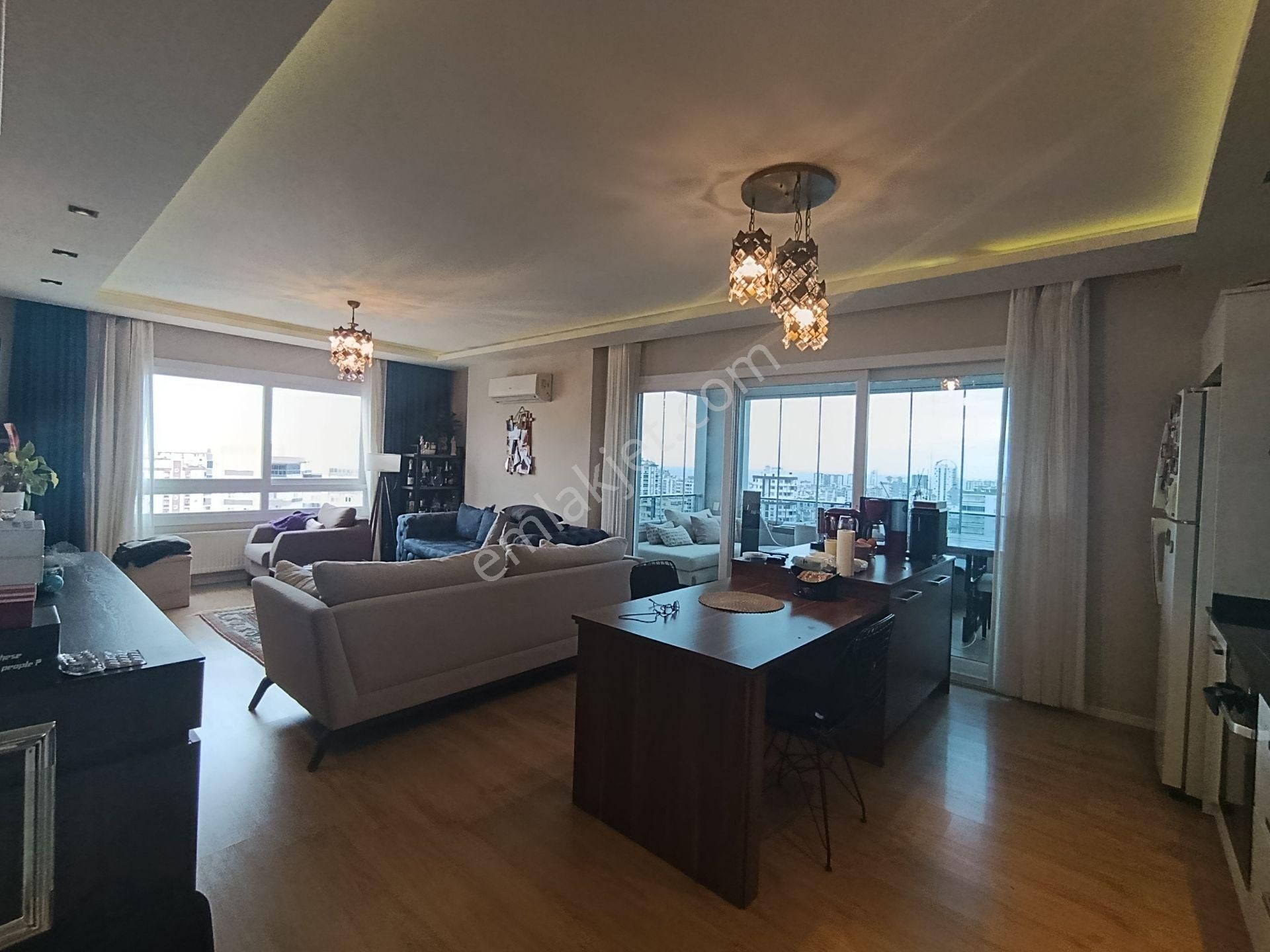 A'dan Caddenin En Prestijli Ve Lüks Sitesinde Geniş 2+1 Satılık