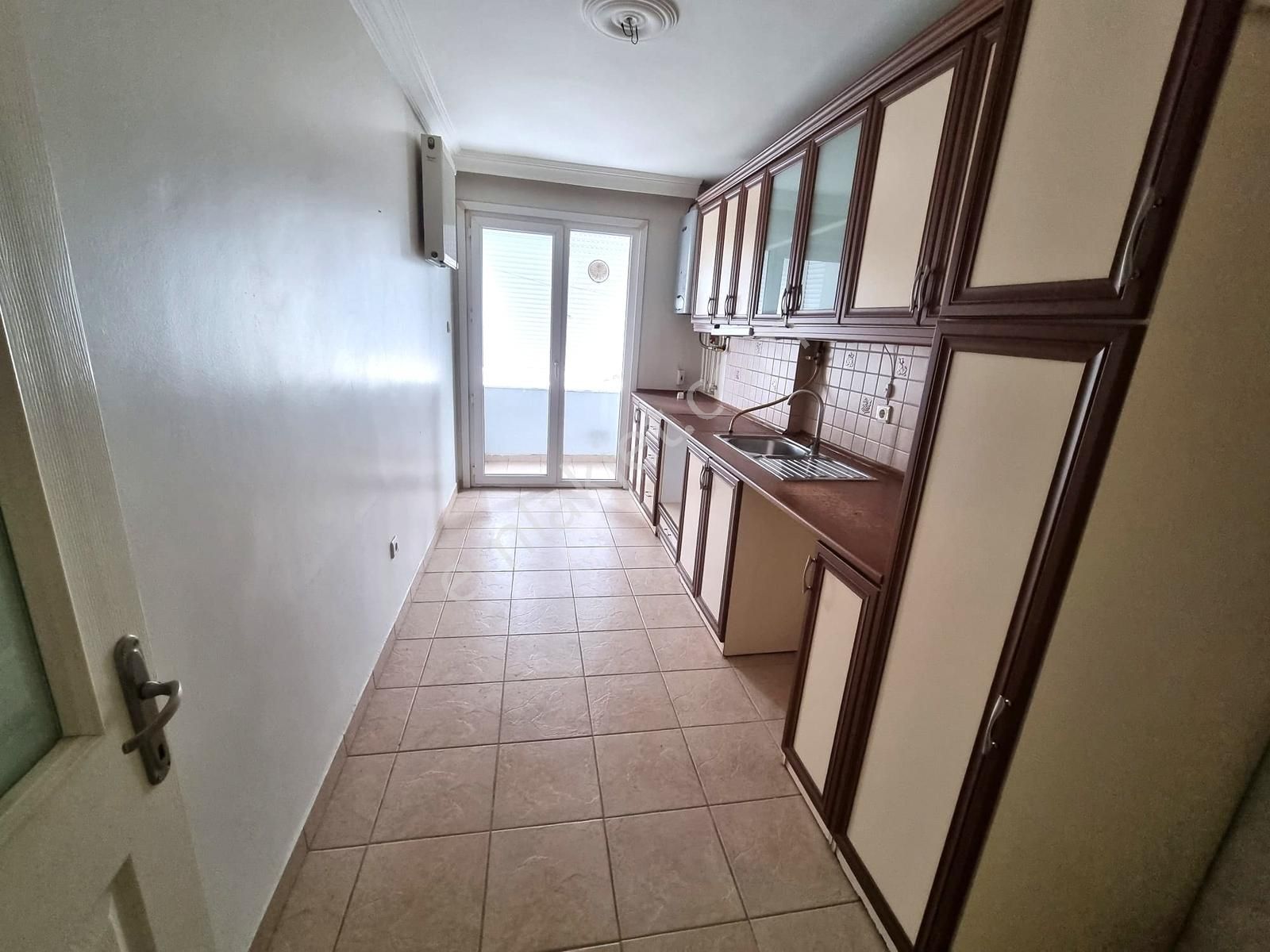 Tuzla Merkezde Cadde Üzeri Geniş Ferah 3+1 Satılık Fırsat Daire - Görsel 18