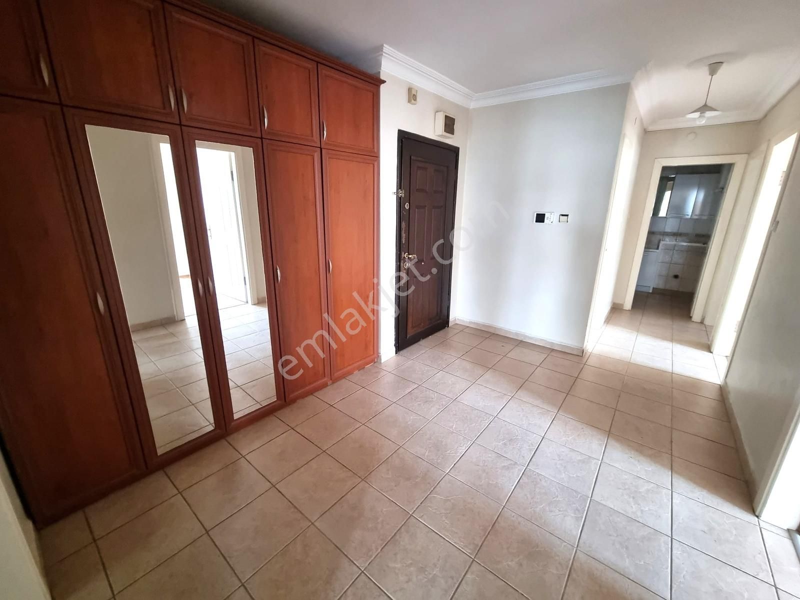 Tuzla Merkezde Cadde Üzeri Geniş Ferah 3+1 Satılık Fırsat Daire - Görsel 7