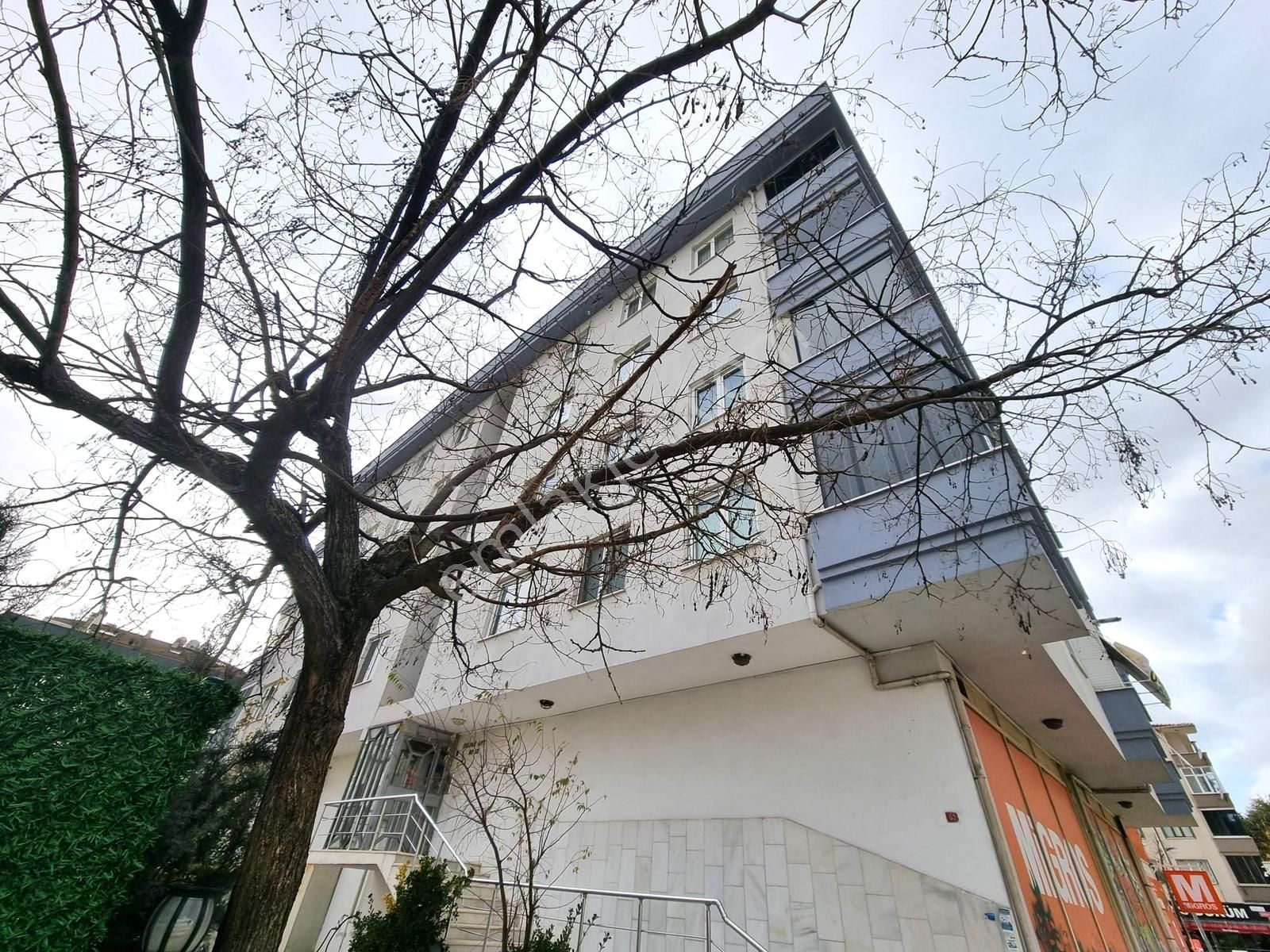 Tuzla Merkezde Cadde Üzeri Geniş Ferah 3+1 Satılık Fırsat Daire - Görsel 6