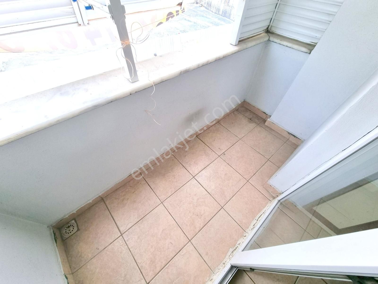 Tuzla Merkezde Cadde Üzeri Geniş Ferah 3+1 Satılık Fırsat Daire - Görsel 16