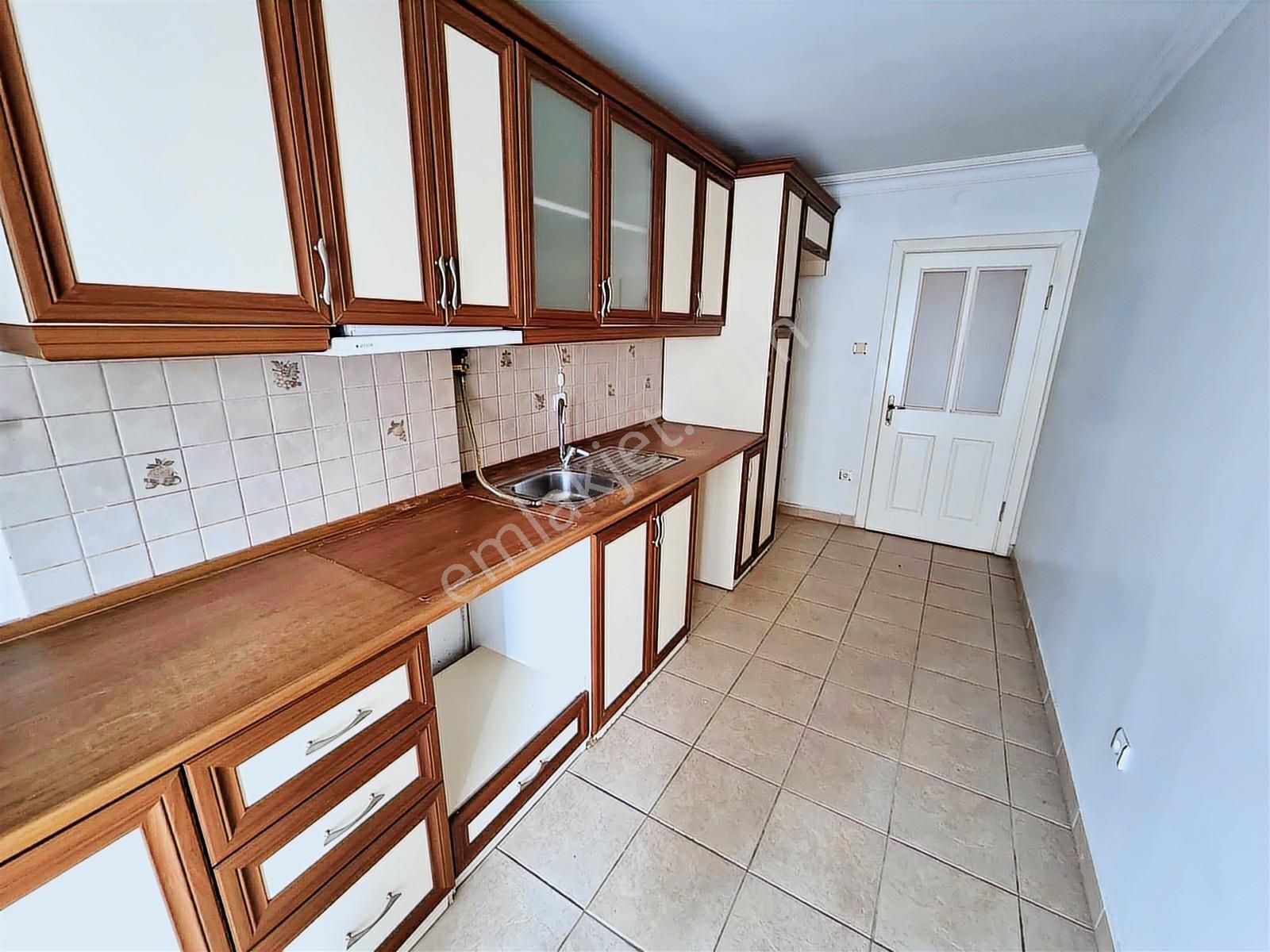 Tuzla Merkezde Cadde Üzeri Geniş Ferah 3+1 Satılık Fırsat Daire - Görsel 20