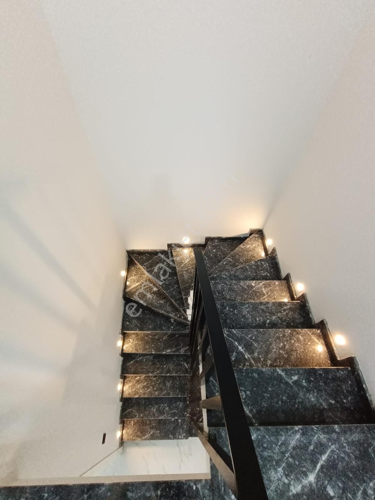 Serdivan Adatıp Arkası Müstakil Tripleks 4+1 Lüks Kiralık Daire - Görsel 35