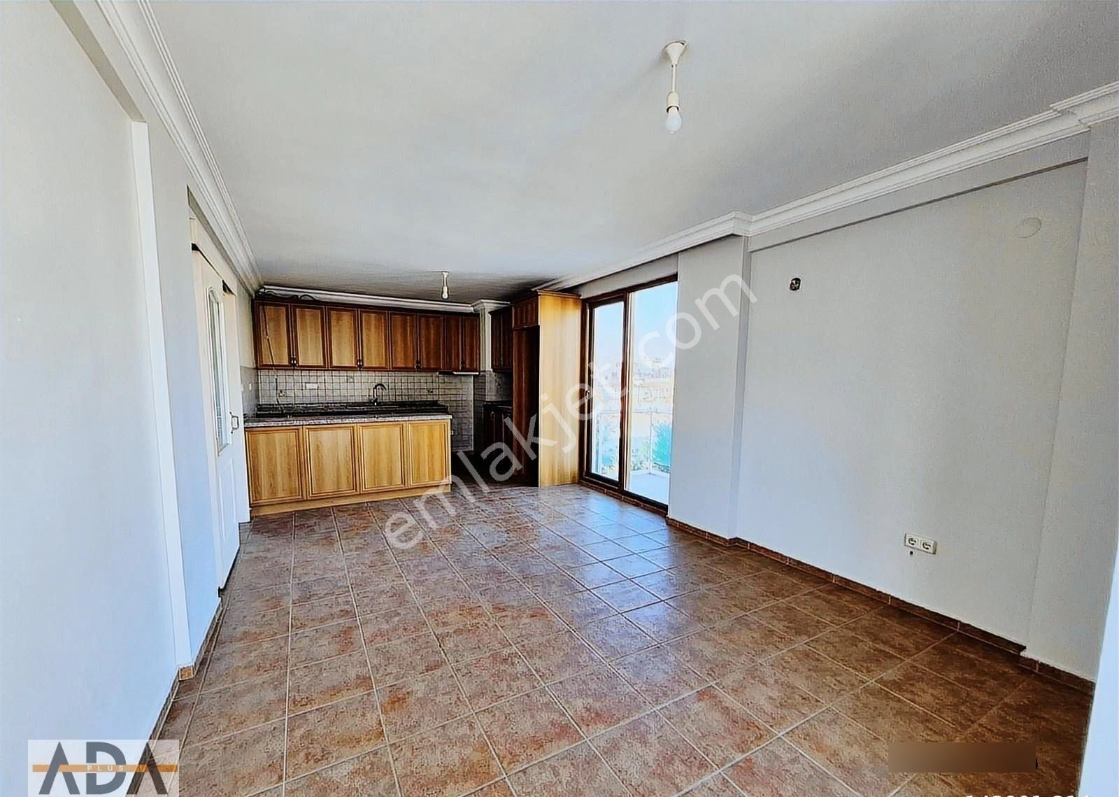 Kuşadası Şehir Merkezinde Satılık Fırsat 2+1 Daire - Görsel 8