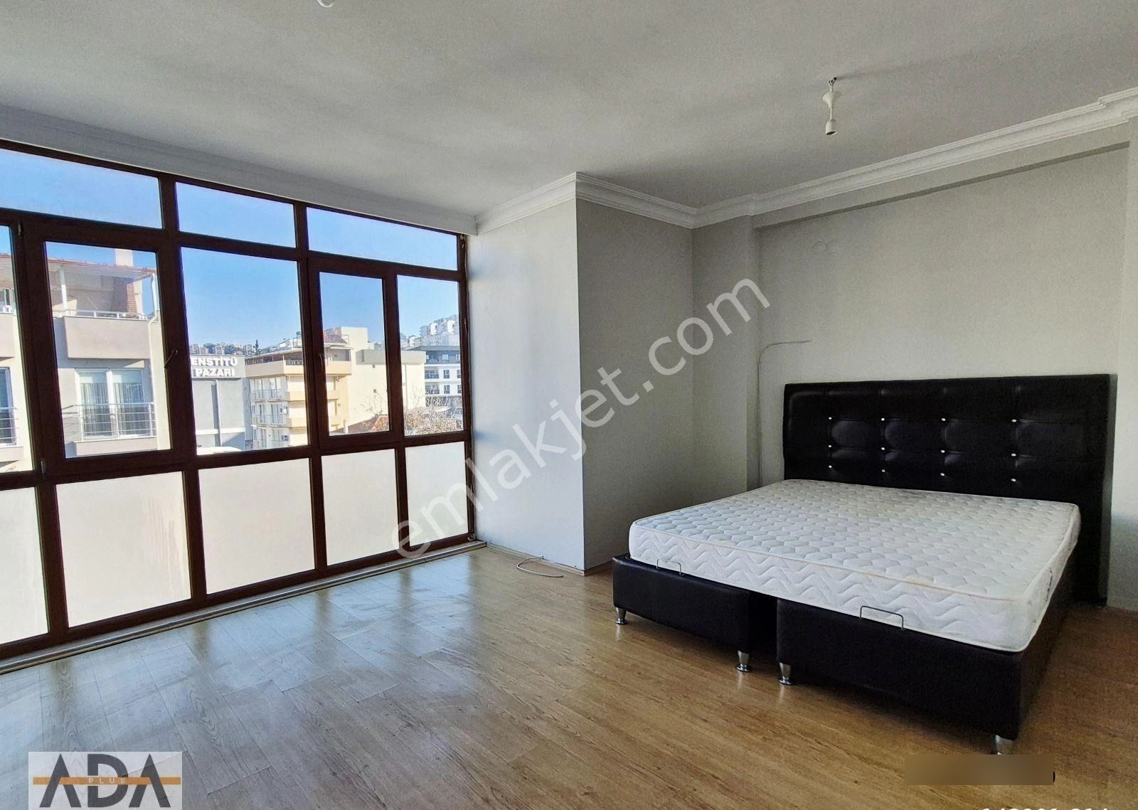 Kuşadası Şehir Merkezinde Satılık Fırsat 2+1 Daire - Görsel 3