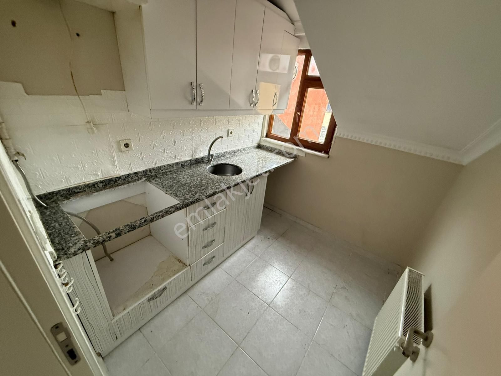 Home'dan İsmetpaşa Mah Tranvay Dibi Kiralık 100m 2+1 4-kat Daire - Görsel 24