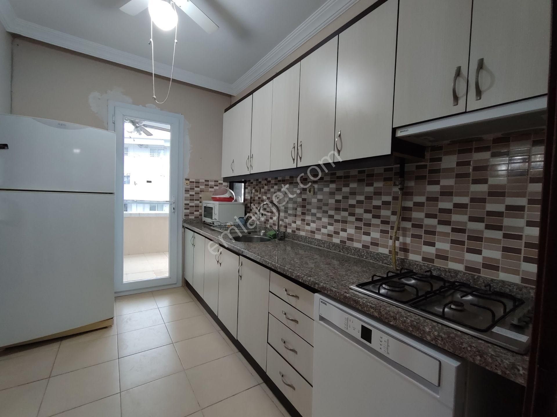 A'dan Mezitli'de İyi Konumlu Denize Sıfır Site İçi Kiralık 2+1 - Görsel 12