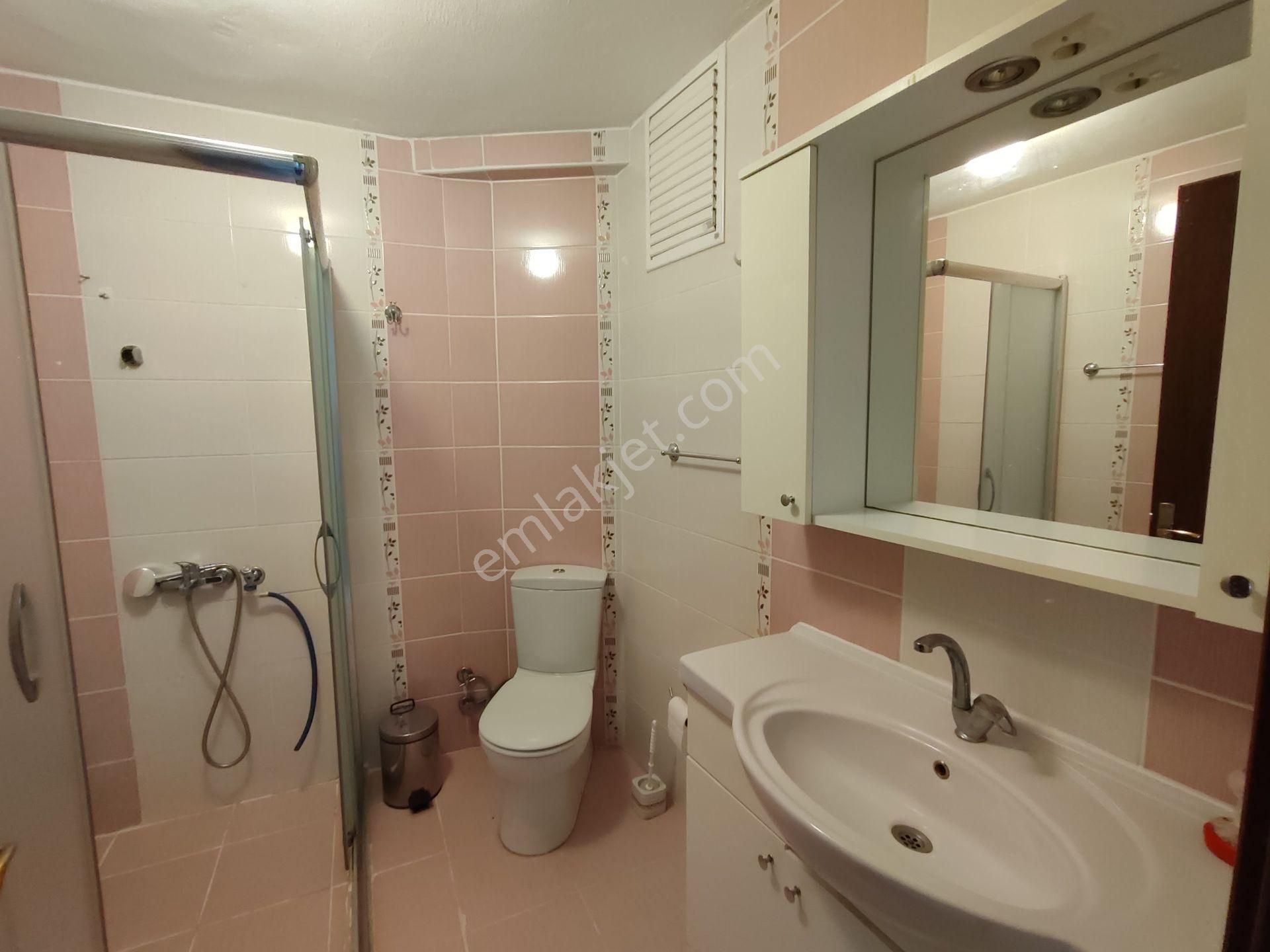 A'dan Mezitli'de İyi Konumlu Denize Sıfır Site İçi Kiralık 2+1 - Görsel 19