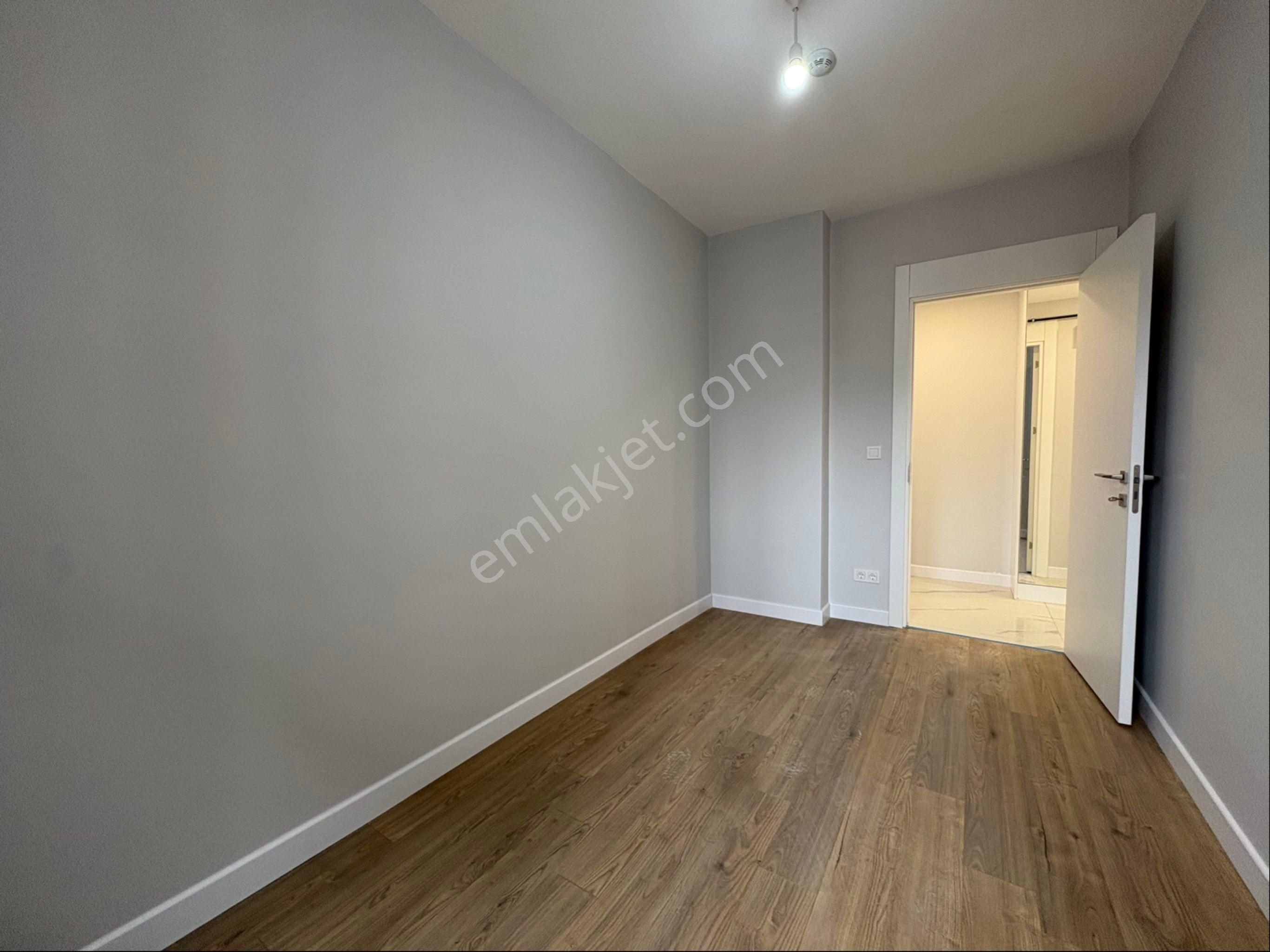 Obenden Havuzlu Çocuk Oyun Parklı Güvenlikli Sitede 2+1 70m² Net - Görsel 16