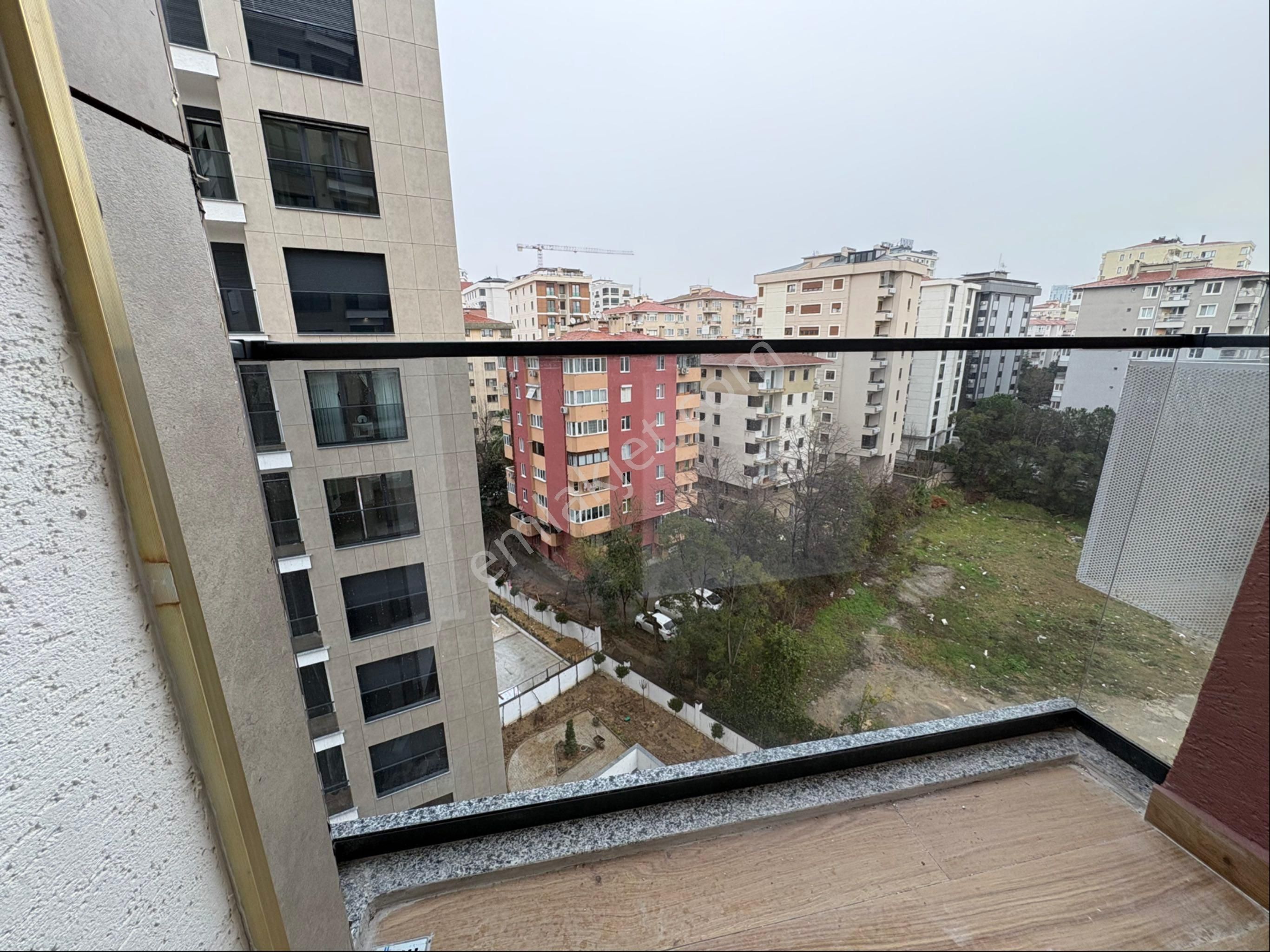 Obenden Havuzlu Çocuk Oyun Parklı Güvenlikli Sitede 2+1 70m² Net - Görsel 12