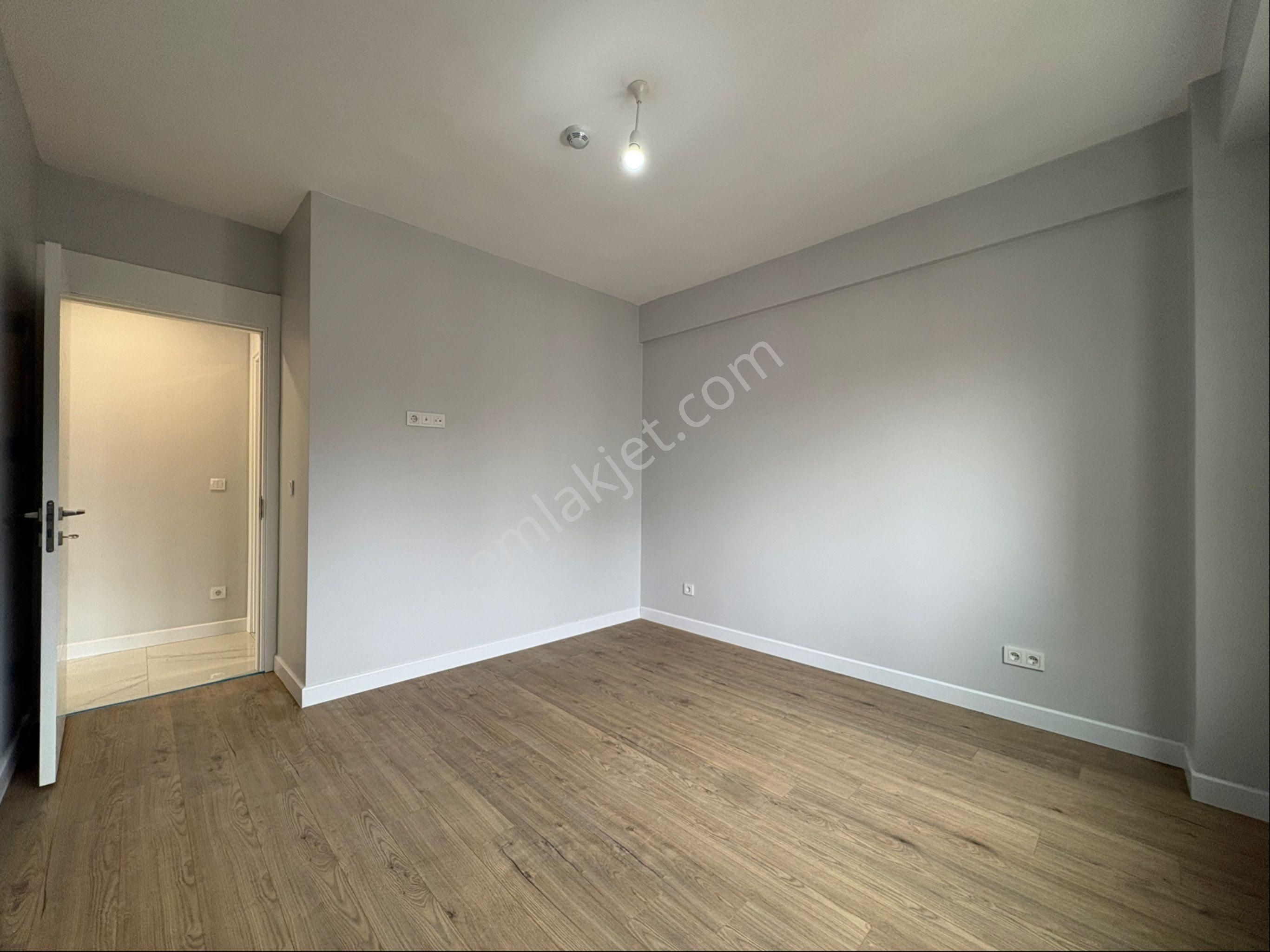 Obenden Havuzlu Çocuk Oyun Parklı Güvenlikli Sitede 2+1 70m² Net - Görsel 22