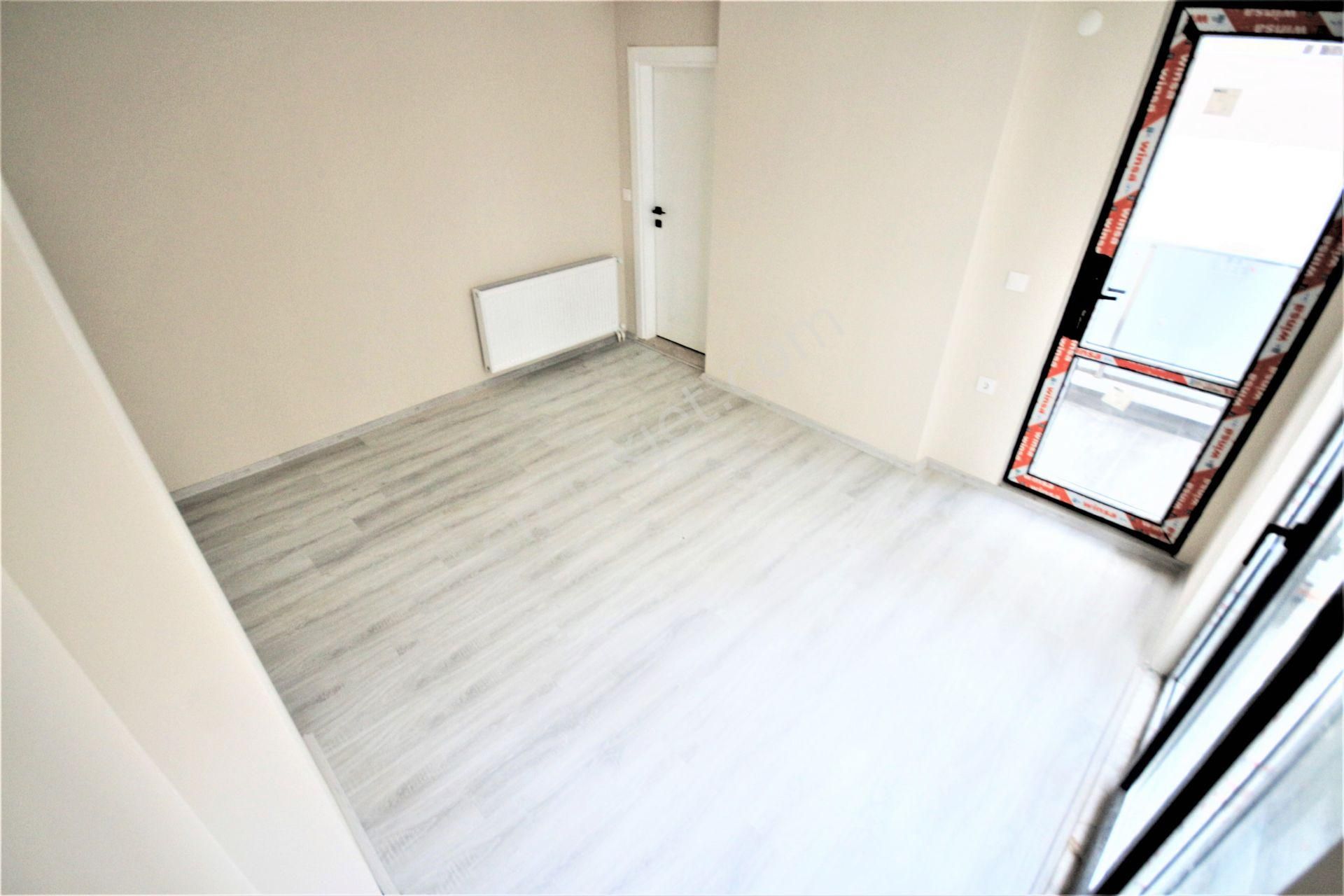 👉aygül'den Kadıköy'de Ön Cephe Ara Kat Ayrı Mutfak Ebeveyn Banyolu Çift Balkonlu 3+1 Satılık Daire - Görsel 14