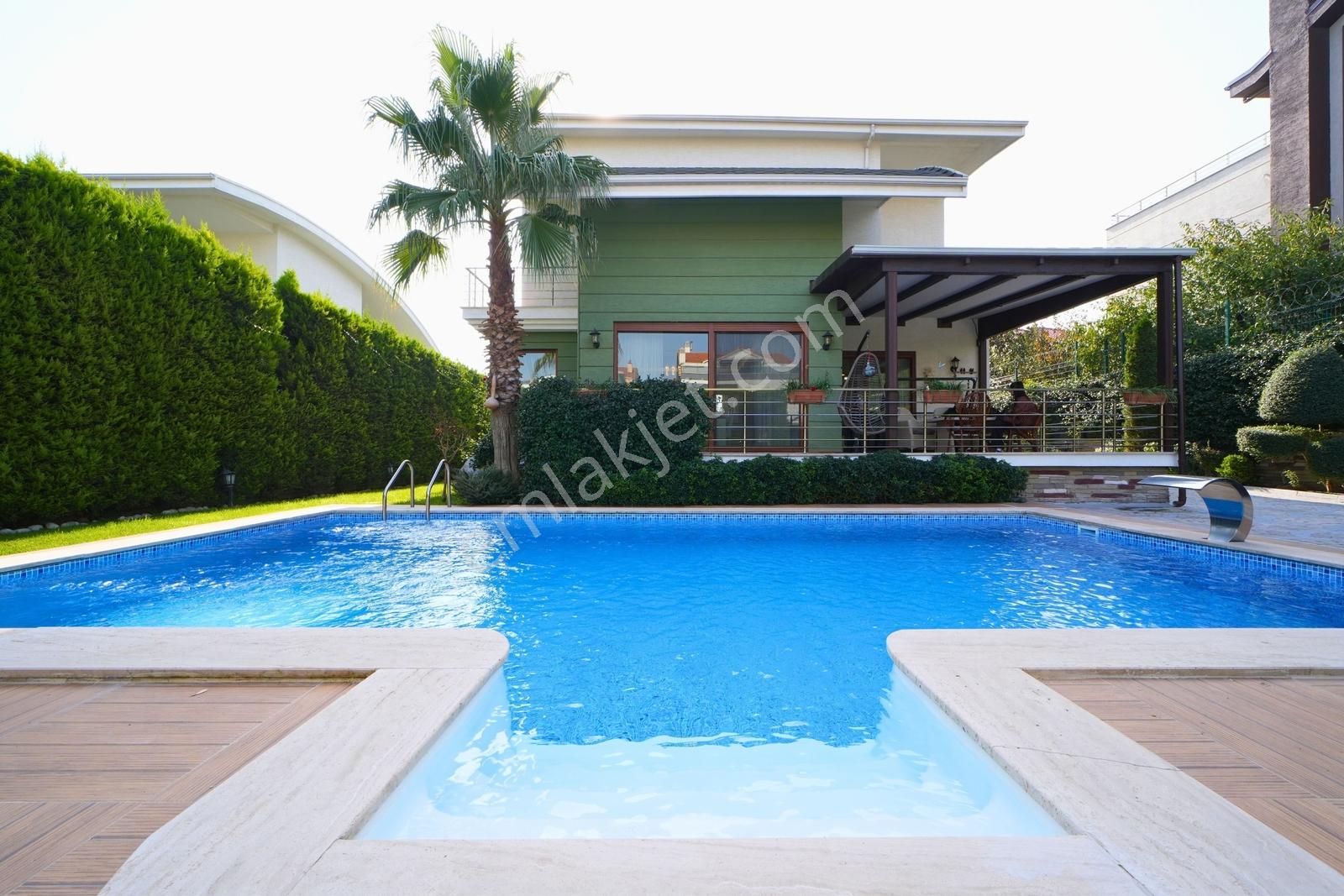 Rw Land Gayrimenkul Den 19 Mayıs Mah. 5+1 Müstakil Havuzlu Villa