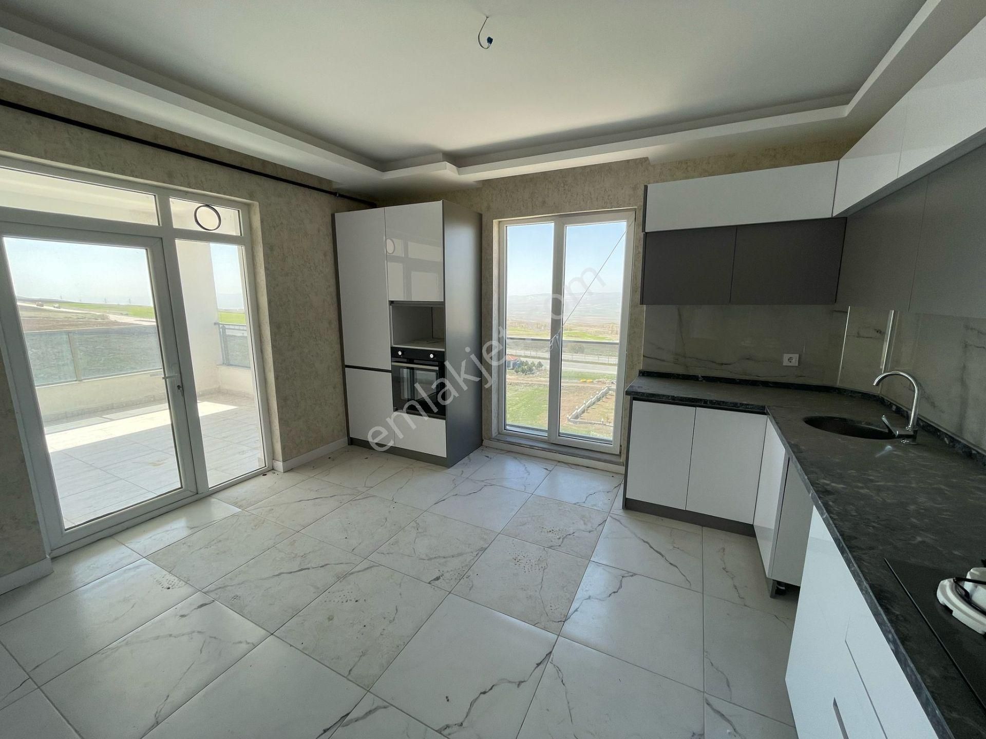 Irmak Emlak- Yapracık Atayurt Mahallesi Satılık Ara Katta Sıfır 3+1 Daire - Görsel 3