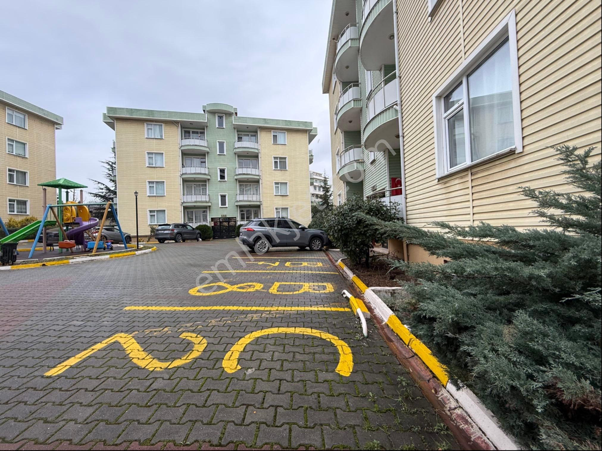 Samandıra Merkezde Site İçinde 3+1 140 M2 Giriş Katı Daire - Görsel 13