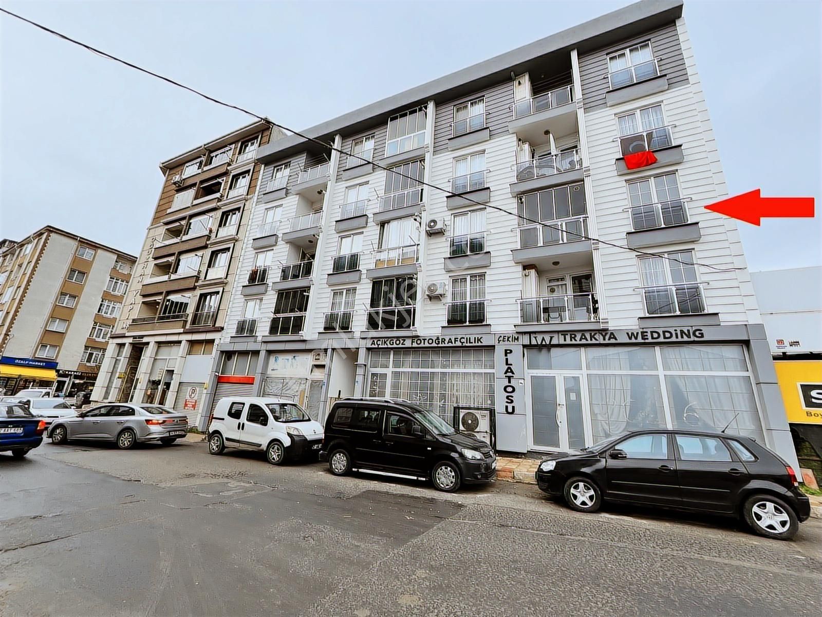 Tuğradan Reşadiye'de Arakat Caddeye Cephe 2+1 Satılık Daire