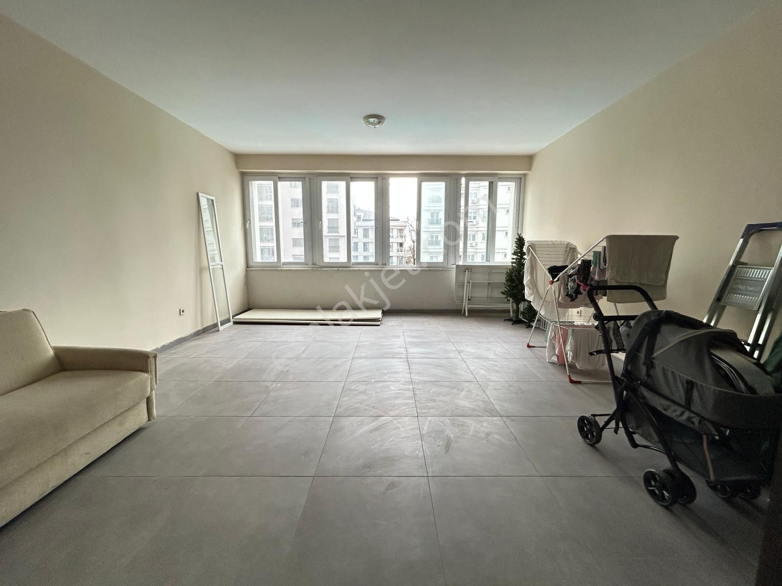 Suadiye Sahilde Havuzlu Site Özellikli Lüks Bina'da Net 80m2 - Görsel 23